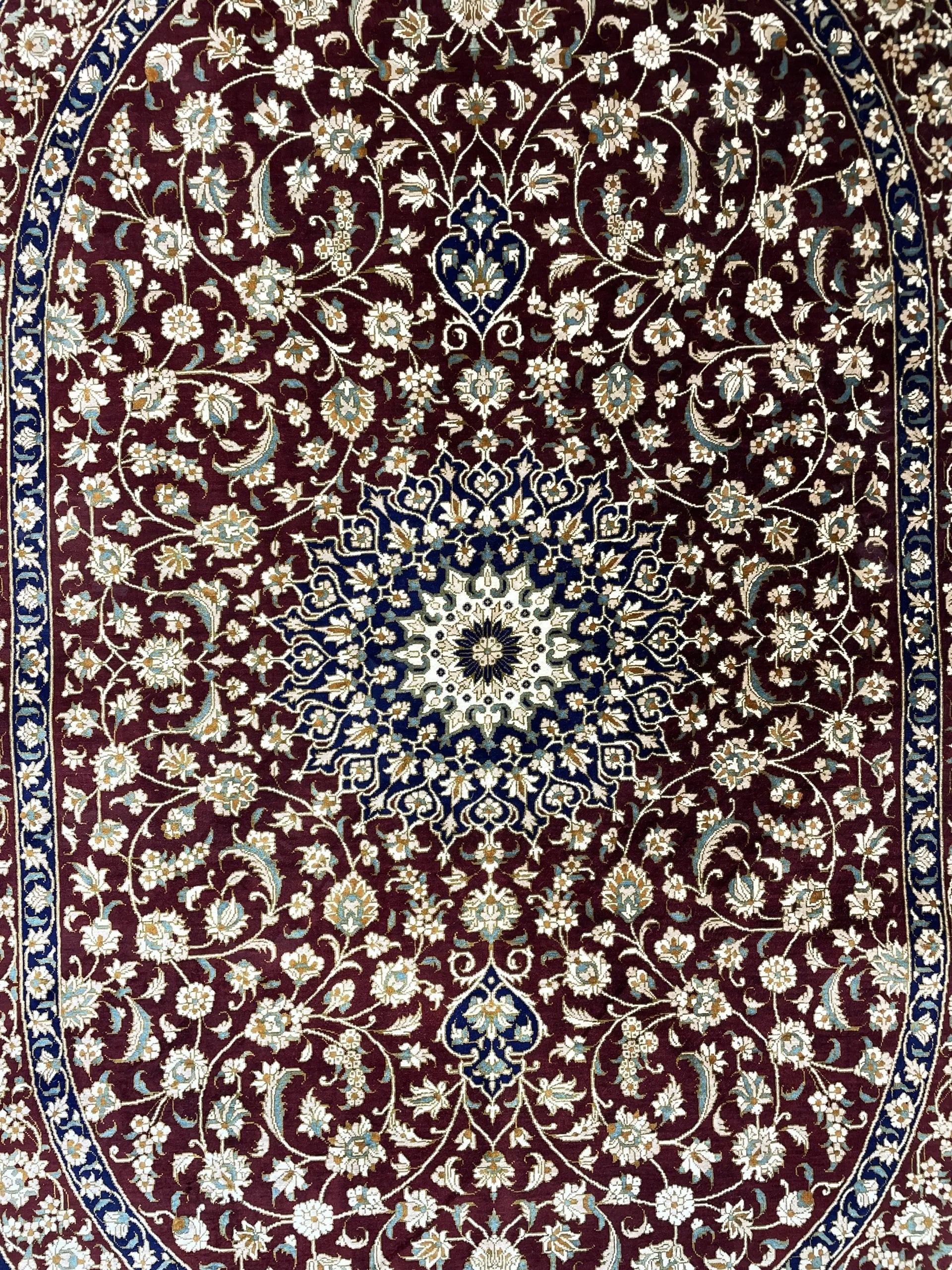 Qum 100% Silk - Oval Rug (3'1" x 4'11")