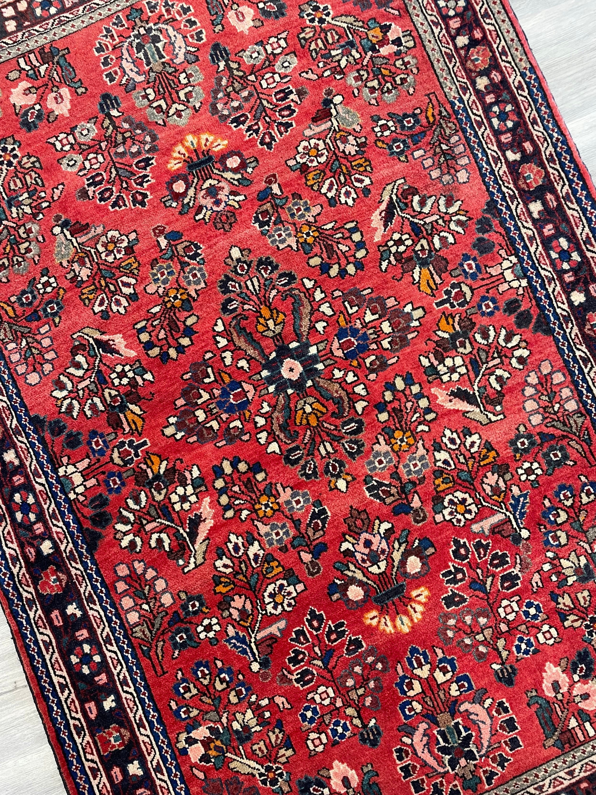 Sarough Wool Rug (3'5" x 5'1")
