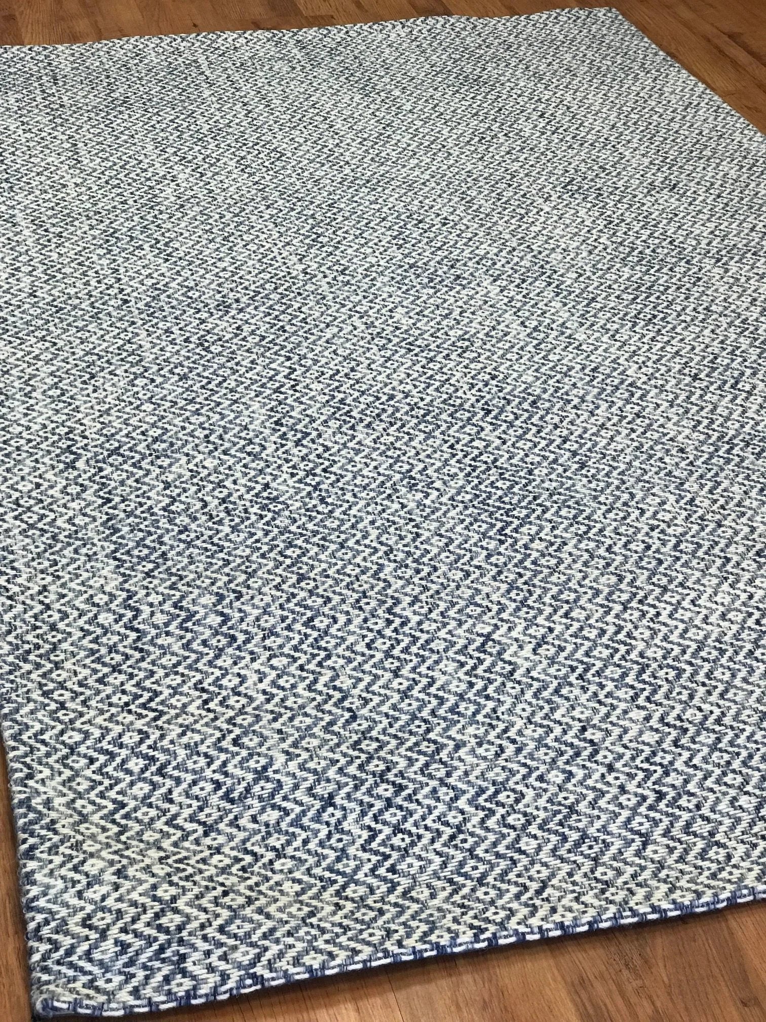 Contemporary Wool Rug (5'0" x 8'0")