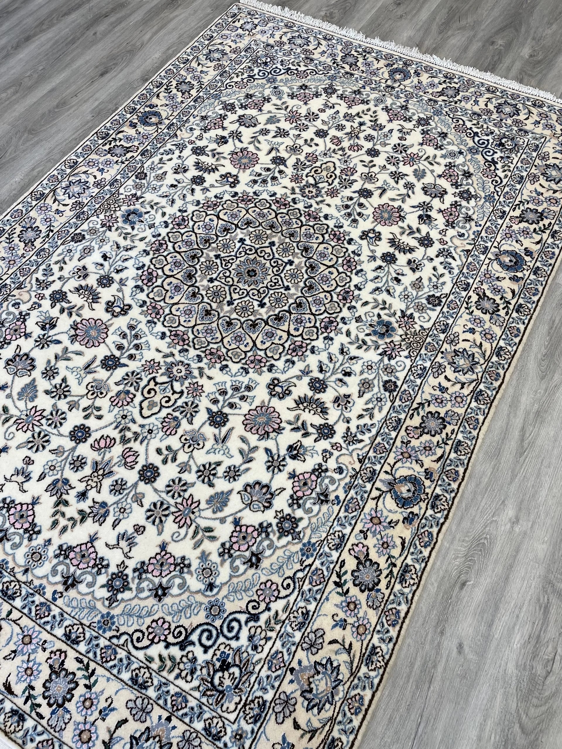 Naeen Wool & Silk Rug (4'6" x 6'11")