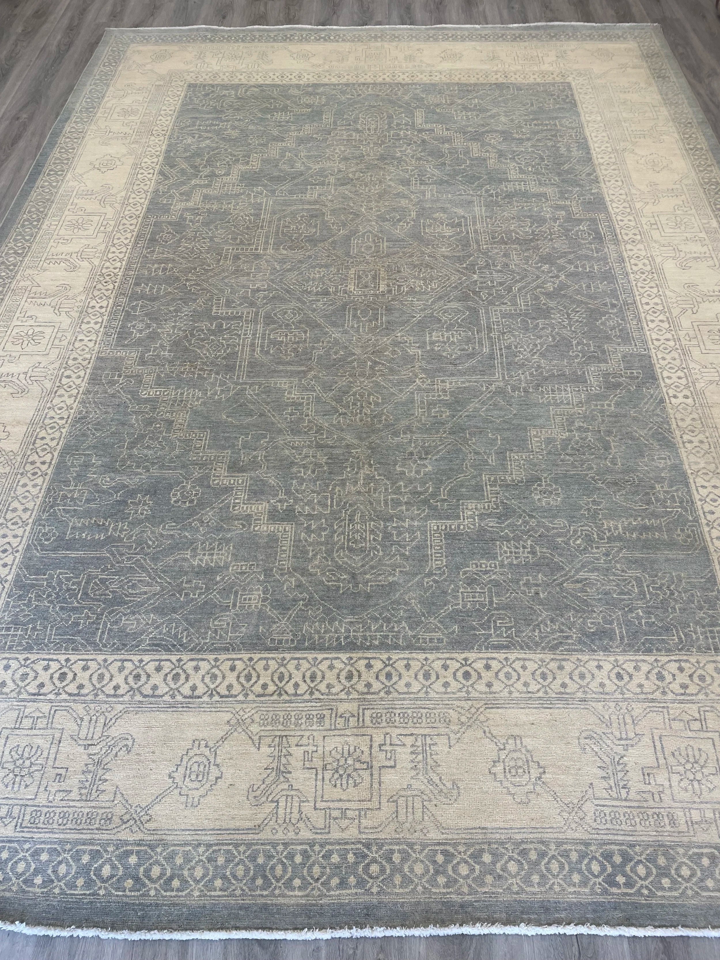 Contemporary Heriz Wool Rug (8'9" x 12'0")
