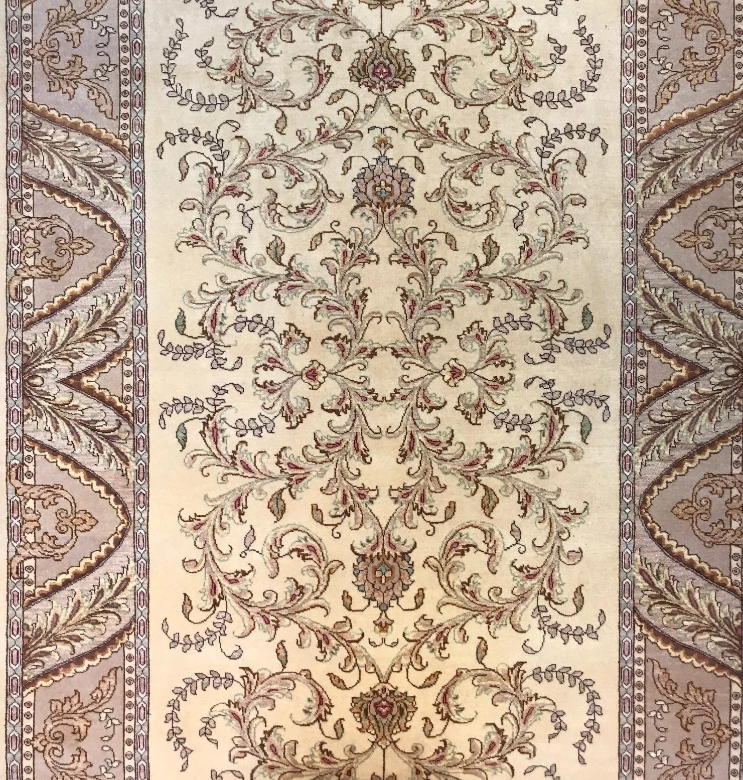 Tabriz Wool Rug (5'2" x 9'7")