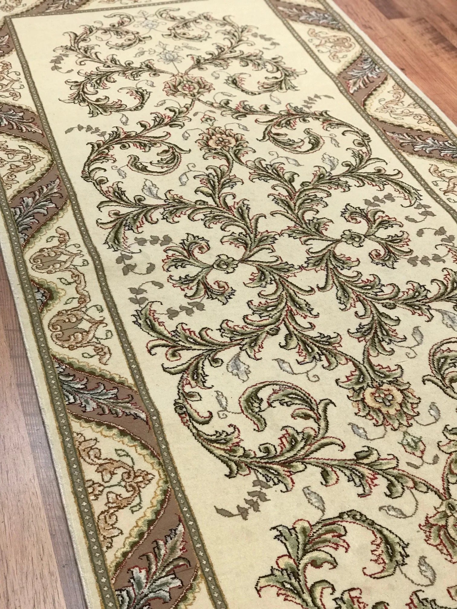 Tabriz Parvizian Rug (3'10" x 9'9")