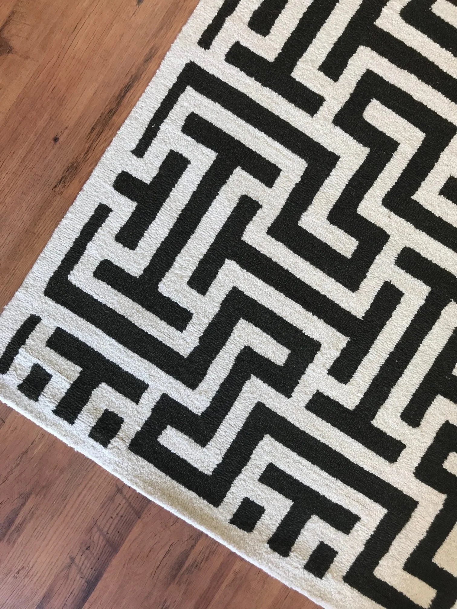 Gracie Contemporary Wool Rug (8'0" x 10'0")