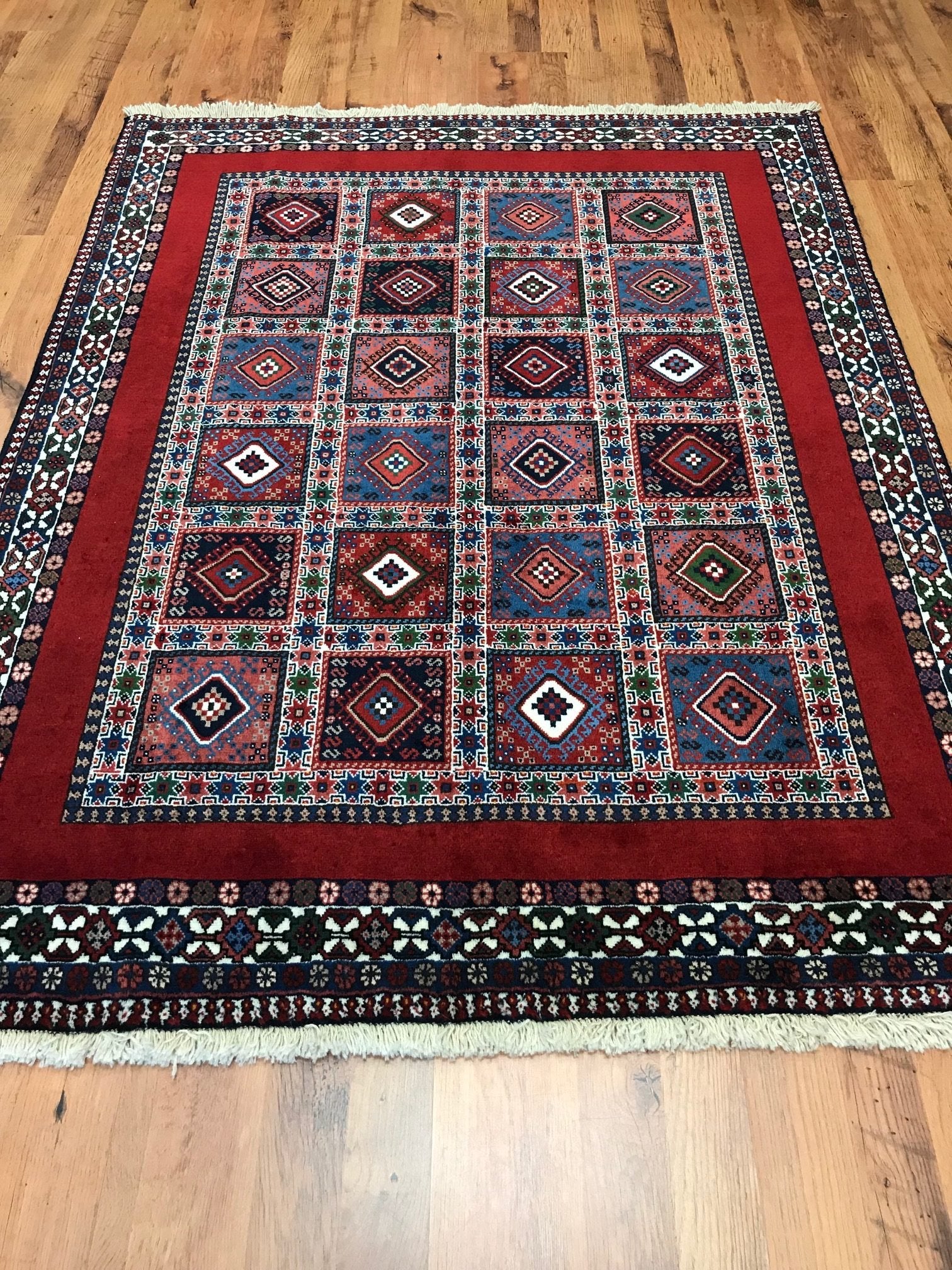 Yalameh 100% Wool Rug (5'0" x 6'5")