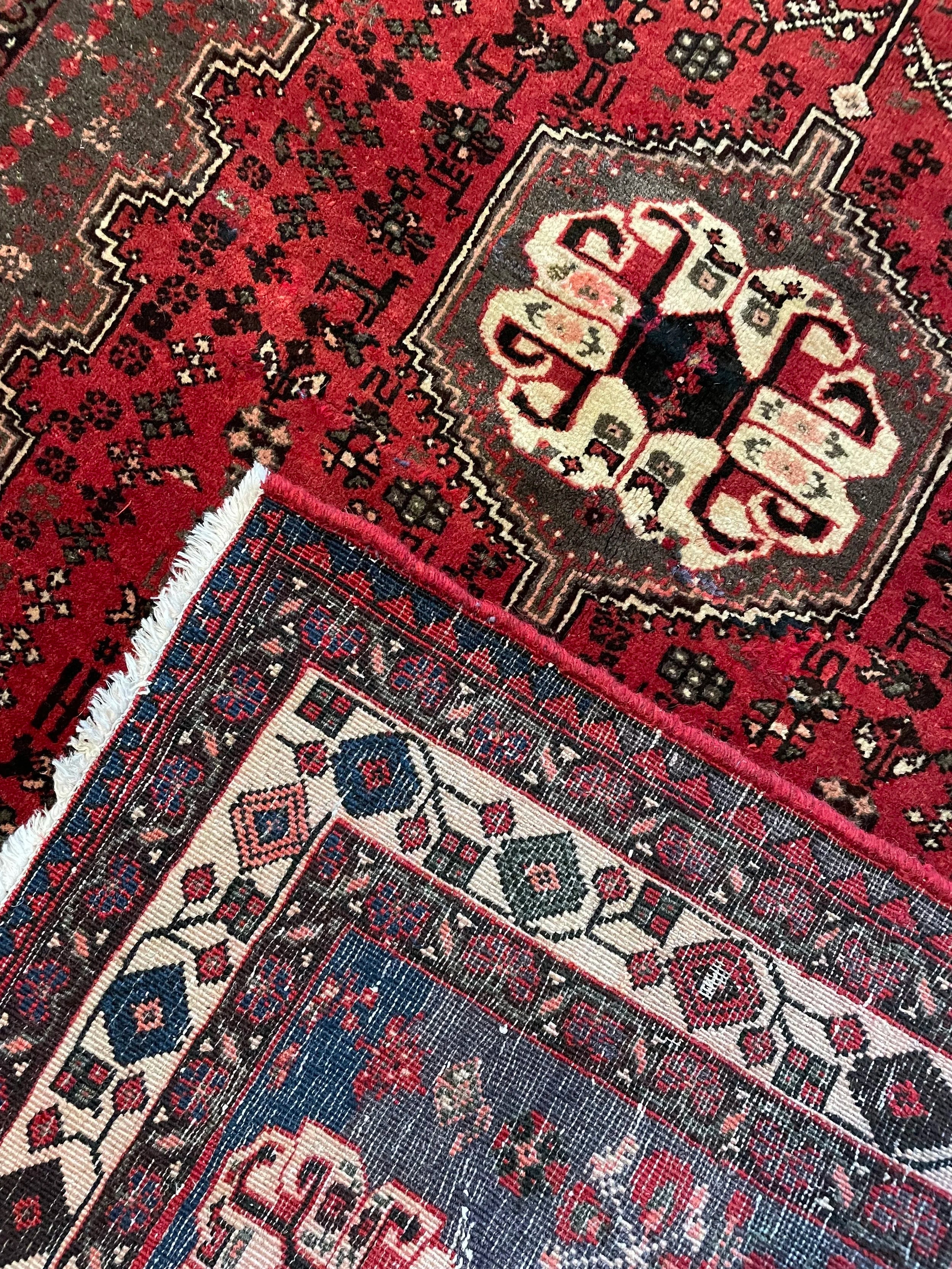 Abadeh Vintage Wool Rug (3'6" x 5'2")