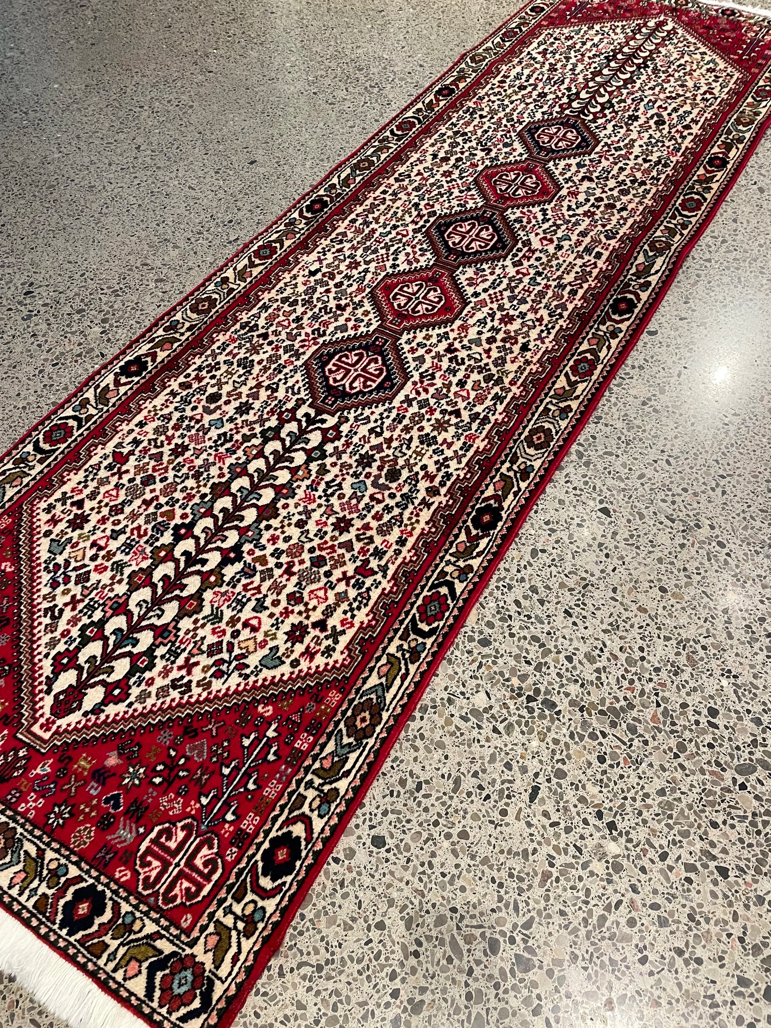 Abadeh Wool Rug Runner (2'9" x 9'8")