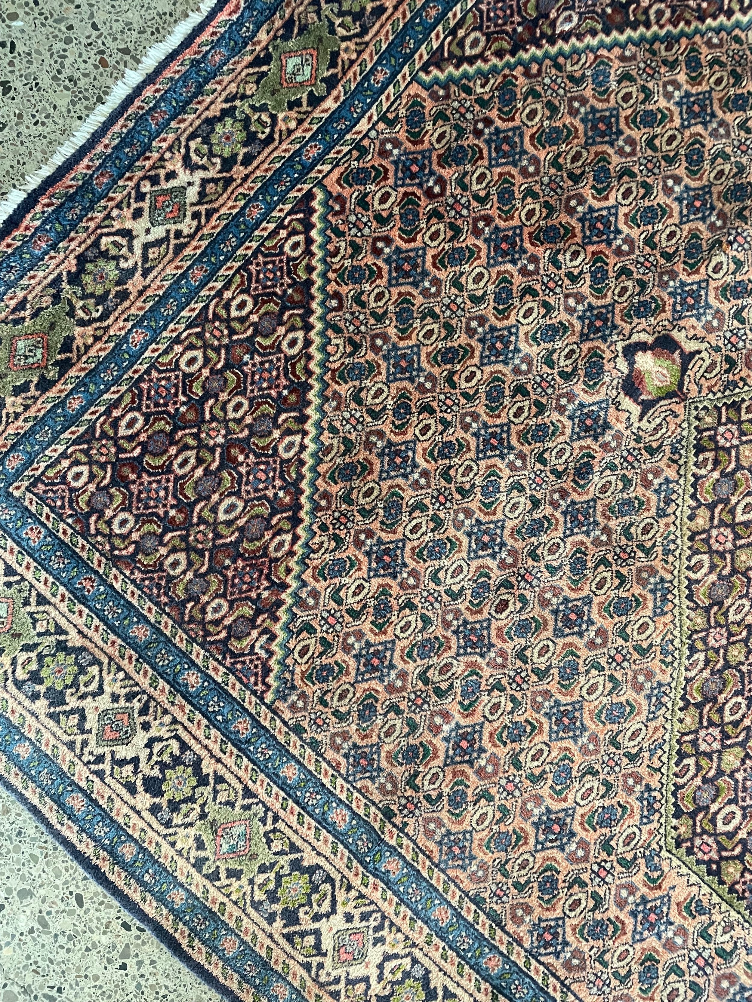 Ardebil Vintage Wool Rug (6'6" x 9'4")