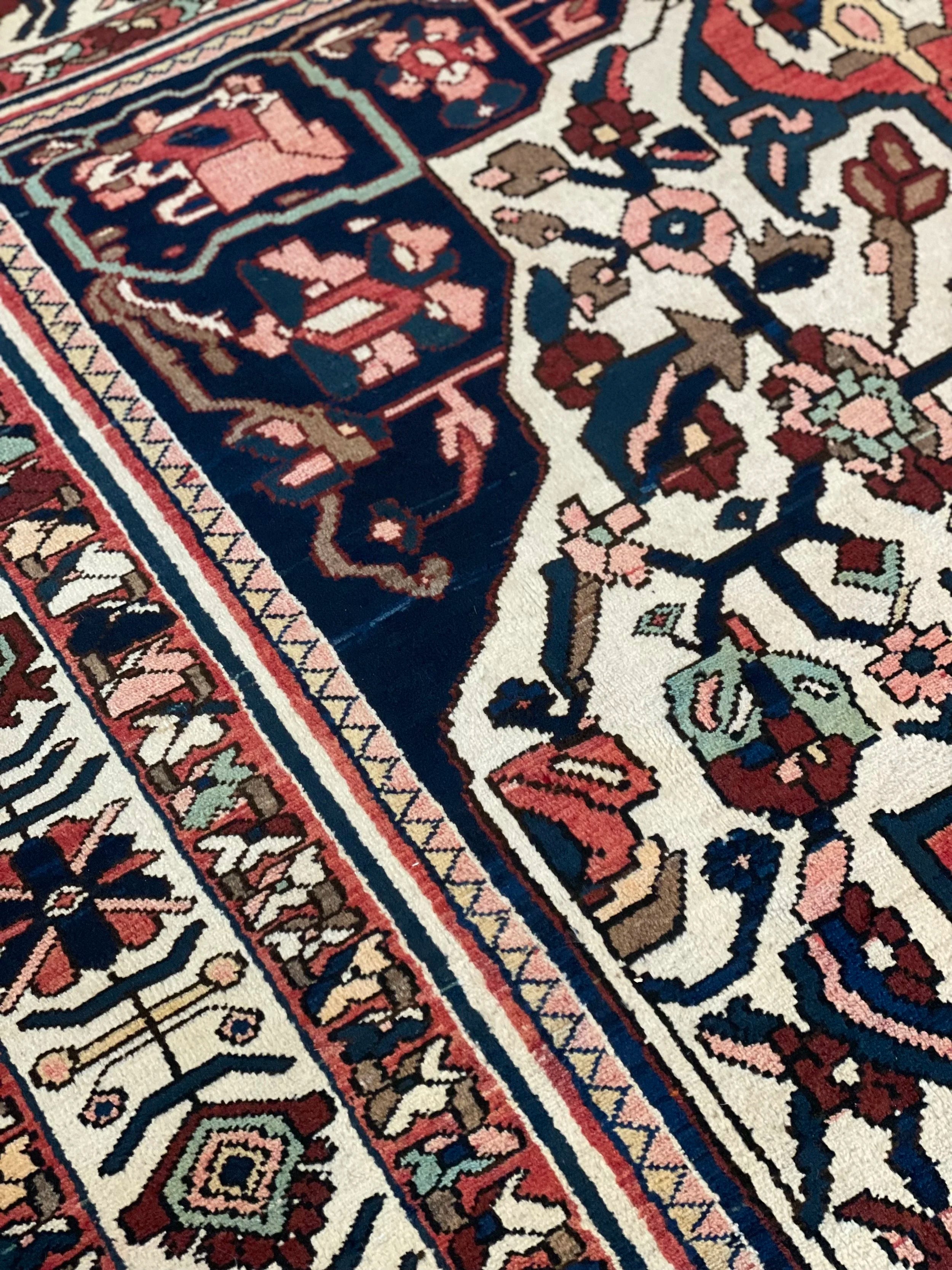 Bakhtiari Wool Rug (7x10)