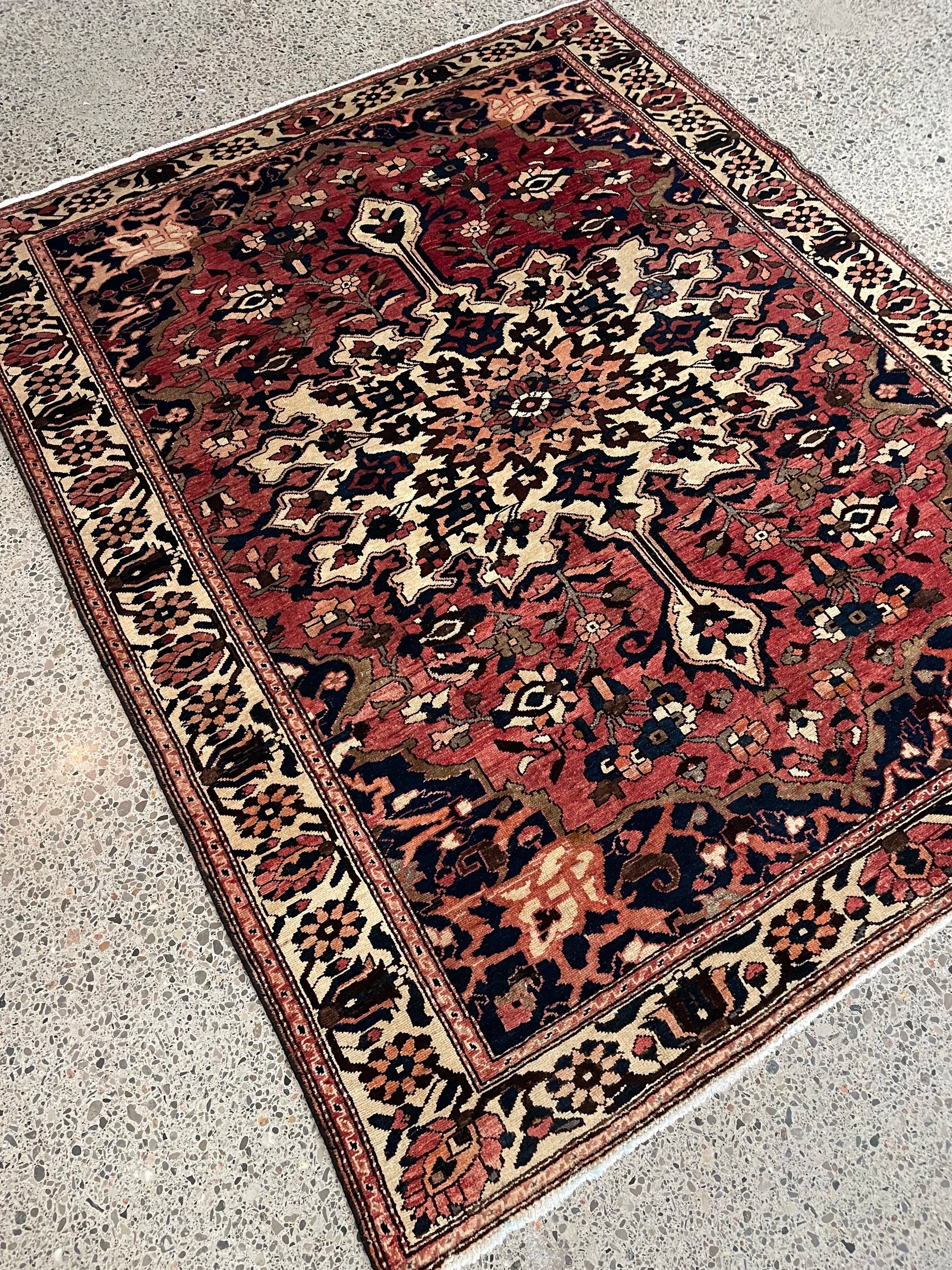 Bakhtiari Semi-Antique Wool Rug (5'4" x 6'8")