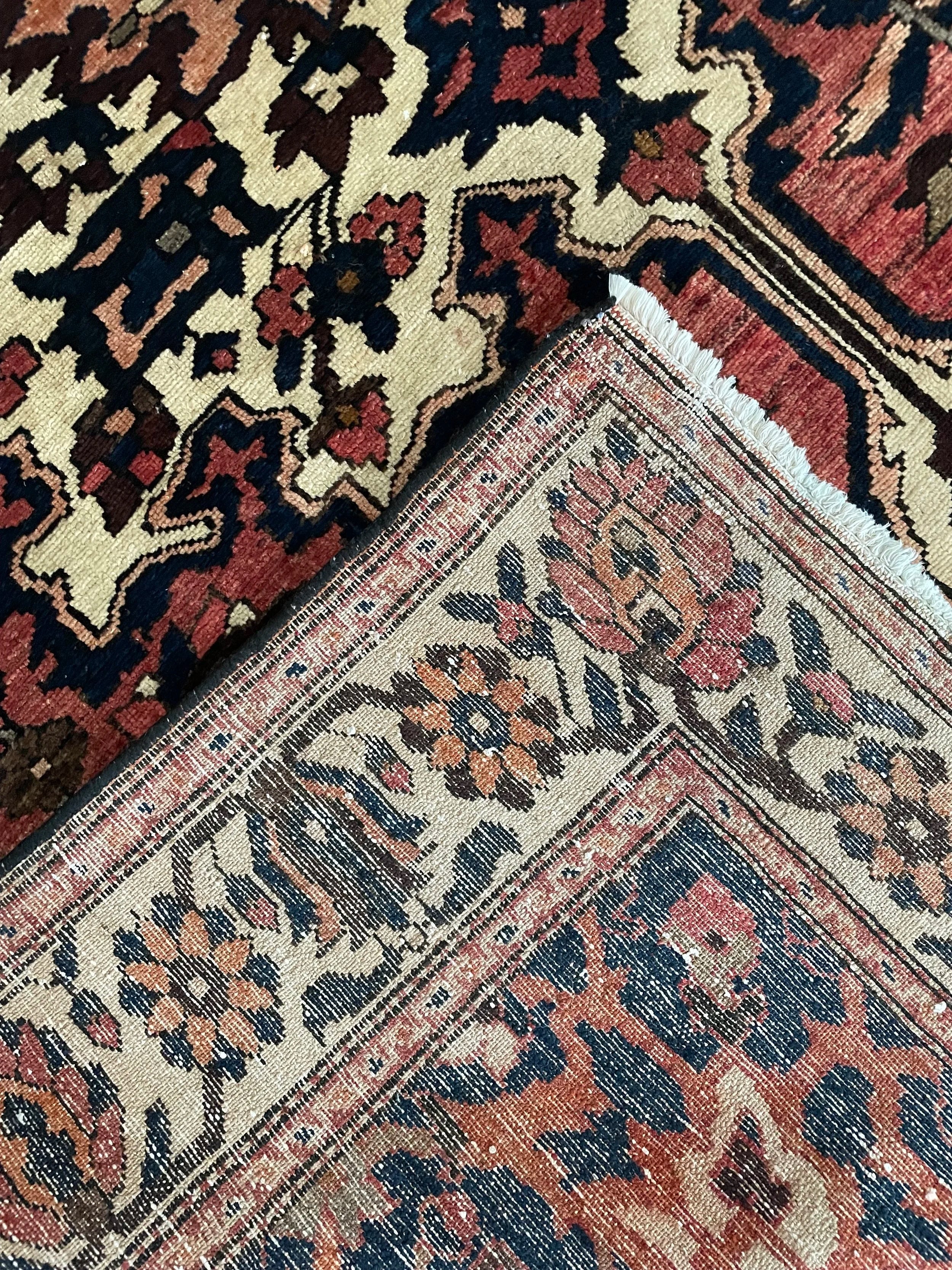 Bakhtiari Semi-Antique Wool Rug (5'4" x 6'8")