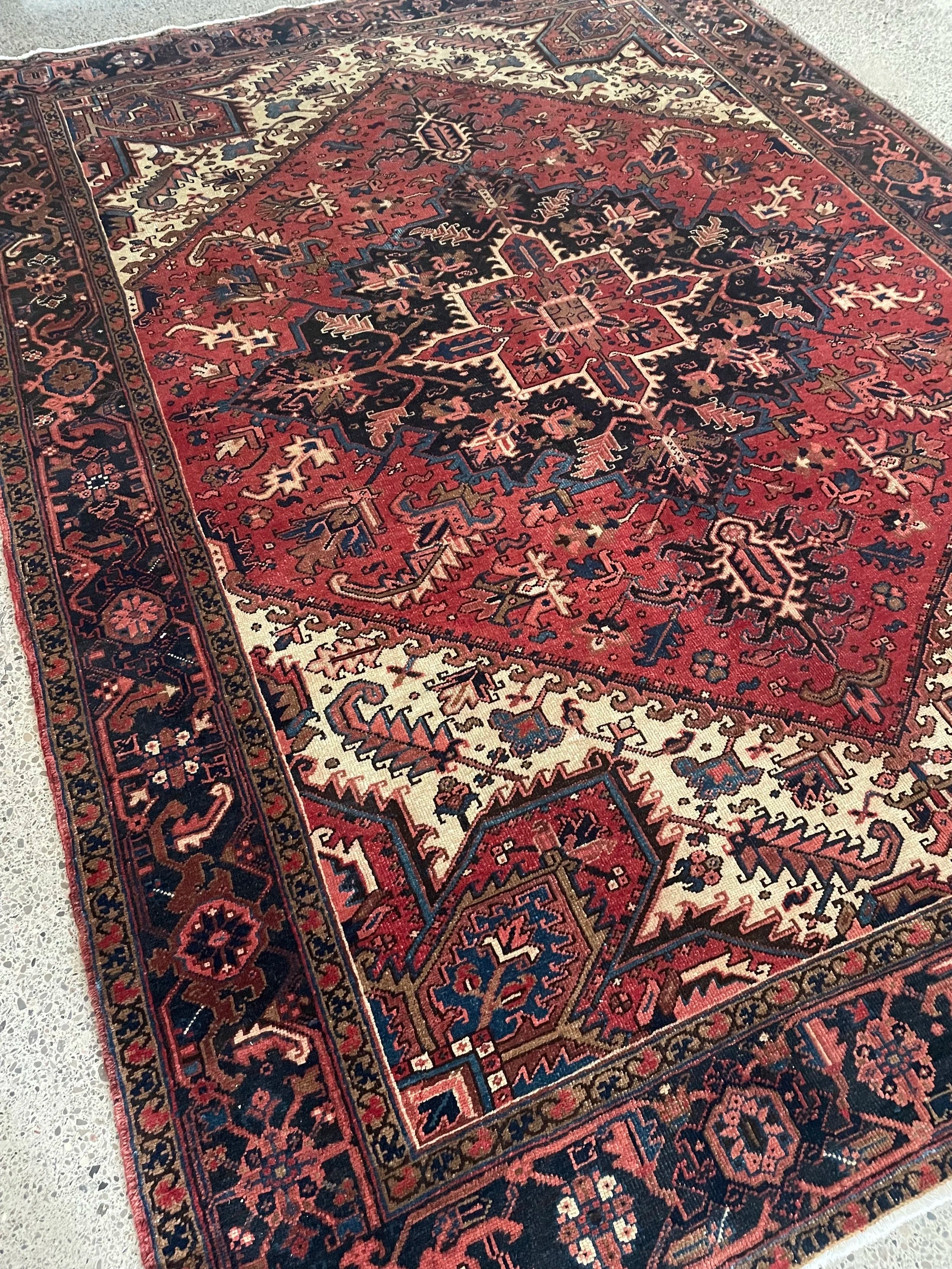 Heriz Vintage Wool Rug (8'1" x 11'0")