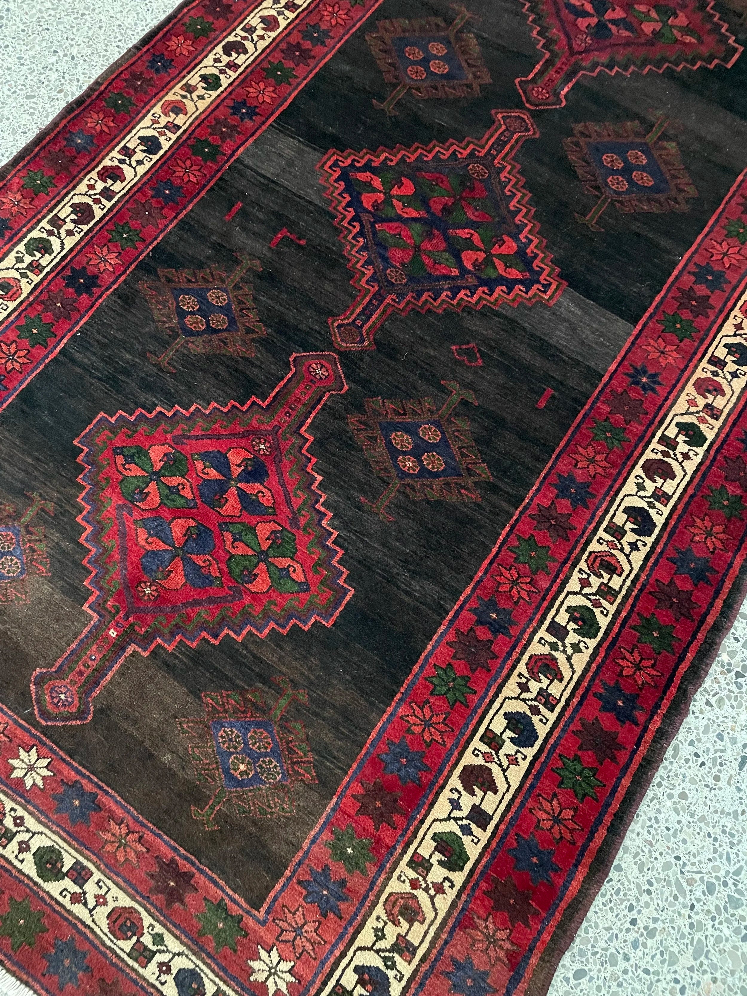 Lori Rug (5'0" x 8'11")