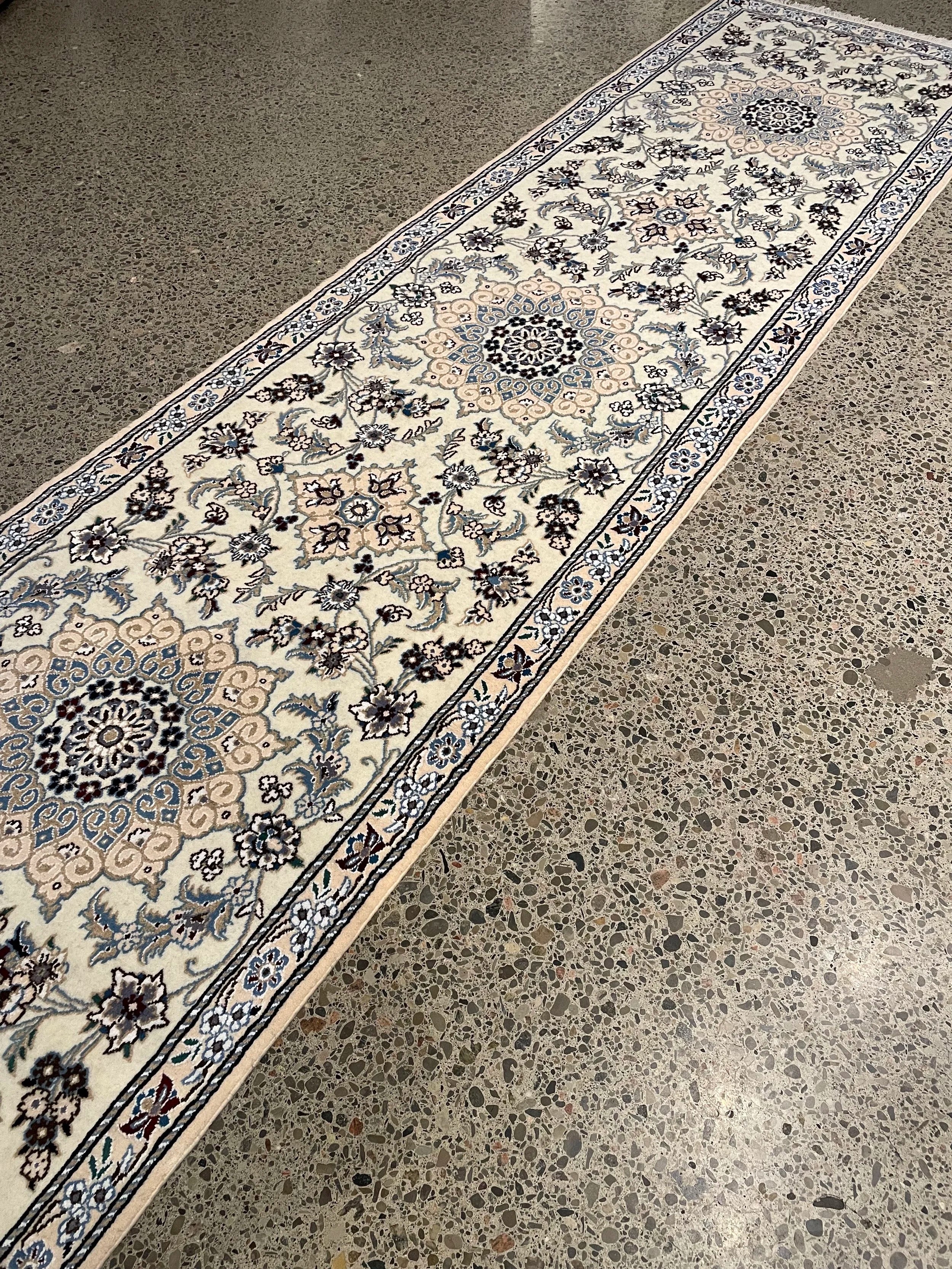 Naeen Wool & Silk Rug (2'7" x 9'10")