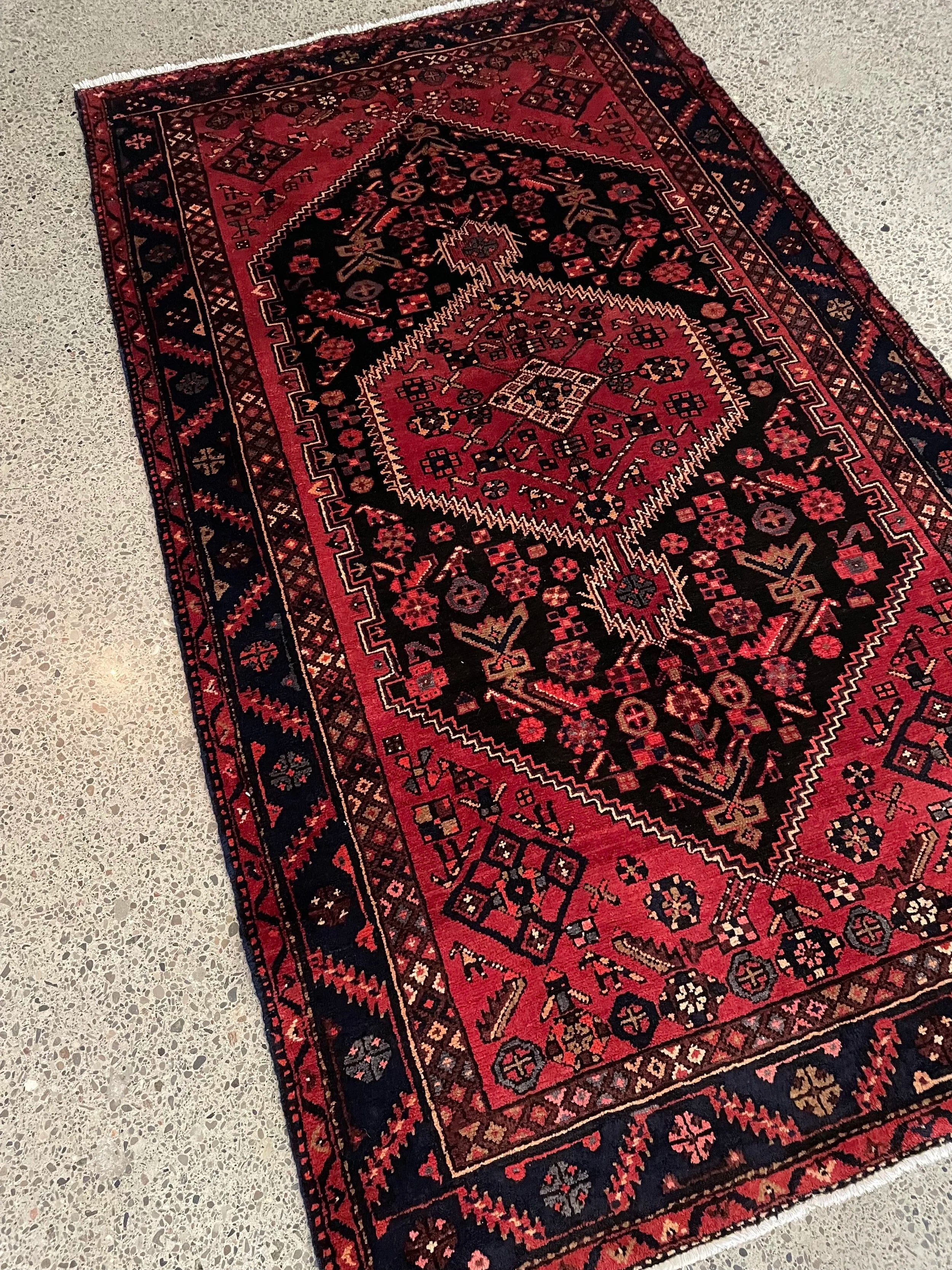Zanjan Wool Rug (4'7" x 8'3")