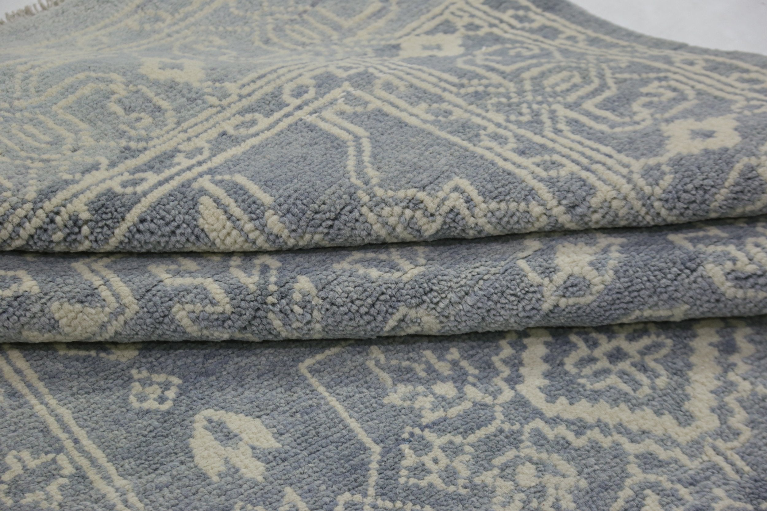 Heritage Collection Wool Rug (5’0” x 8’0”)