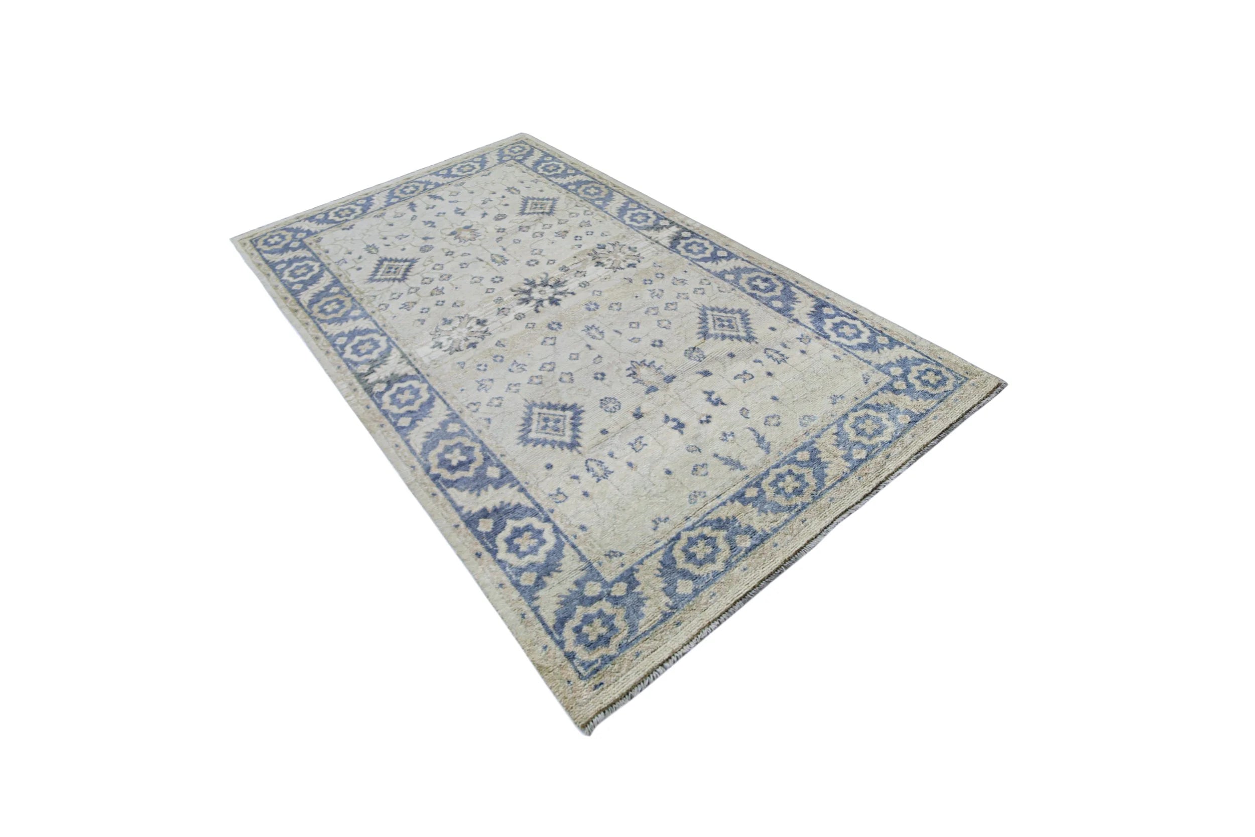 Heritage Collection Wool Rug (5’0” x 7’10”)