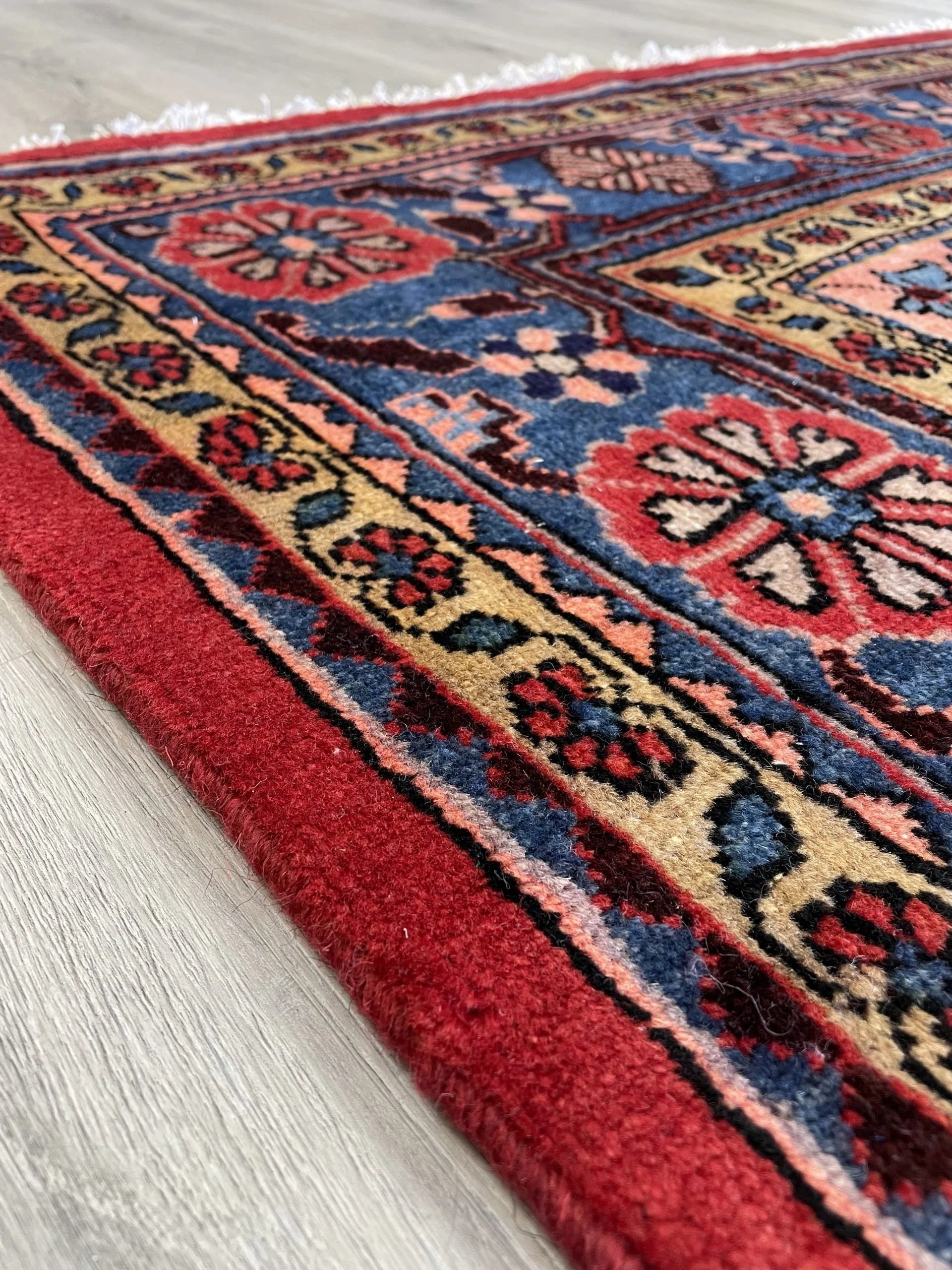 Viss Tribal Wool Rug (6'10" x 9'11")