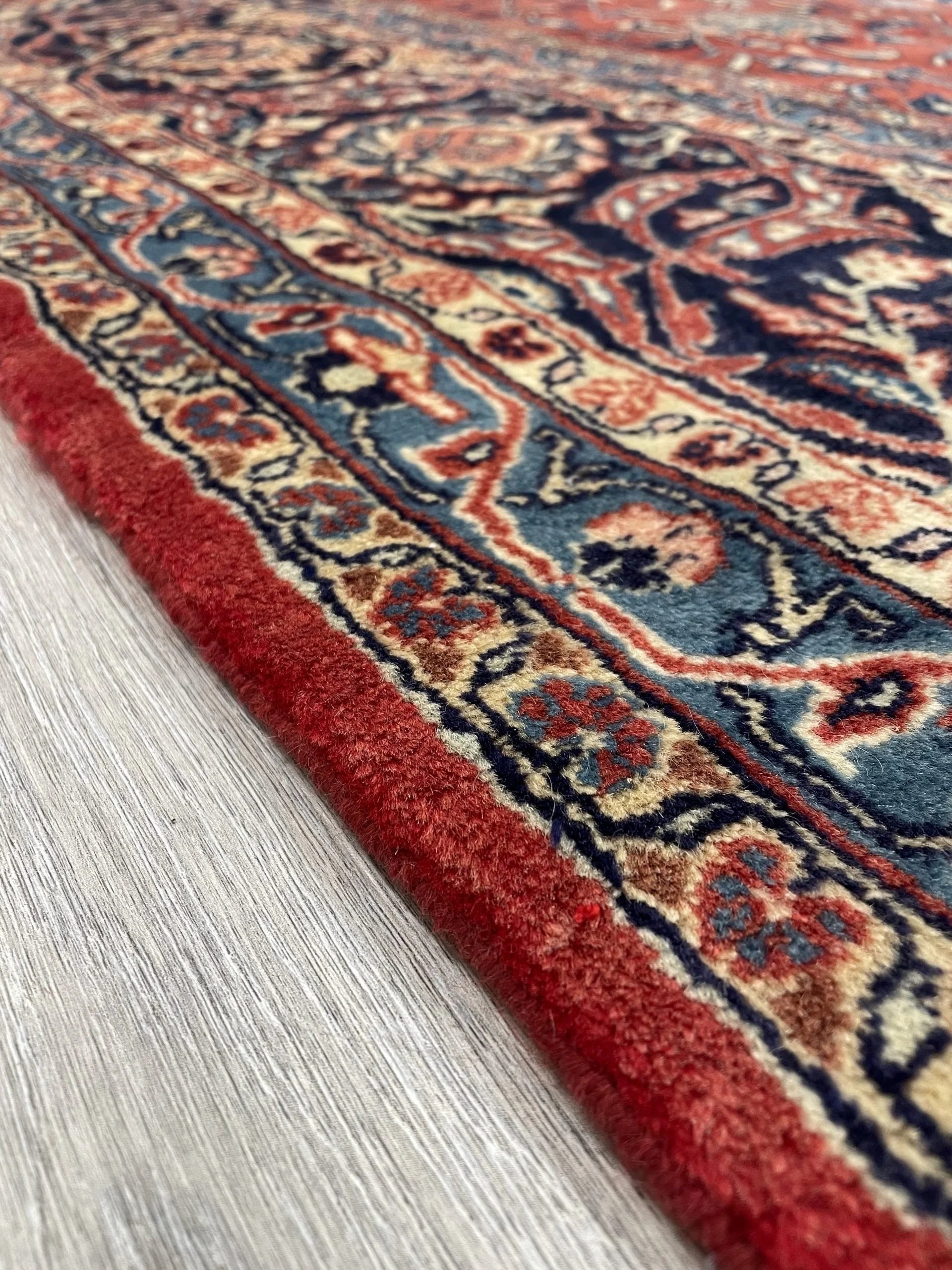 Sarough Wool Rug (8'9" x 12'3")