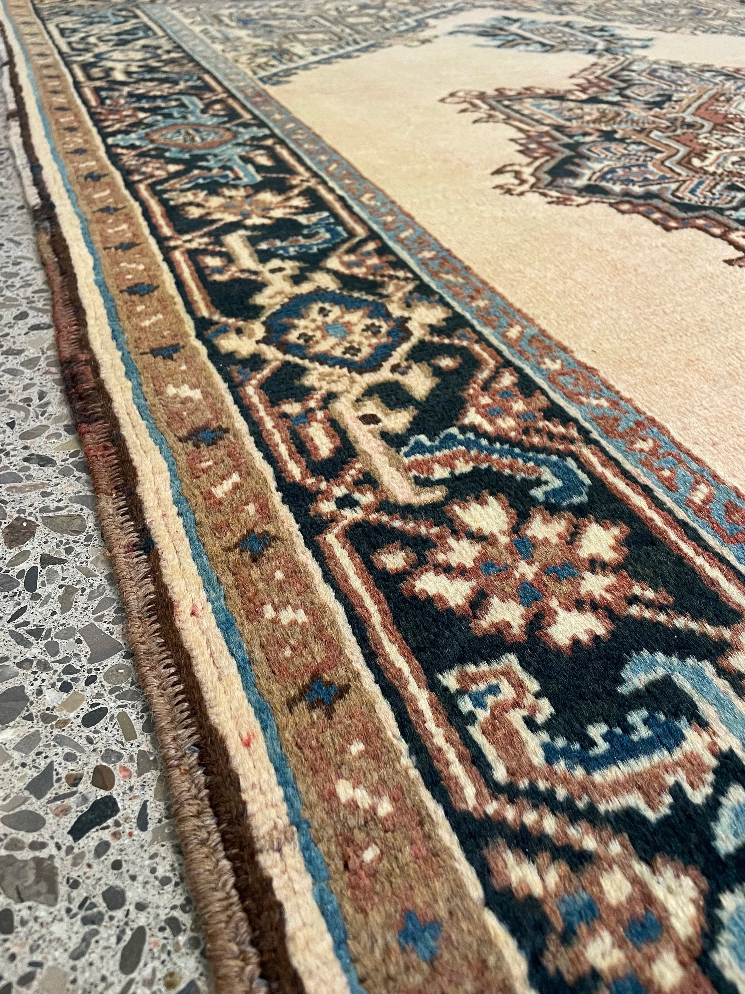 Heriz Semi-Antique Wool Rug (4'7" x 6'7")