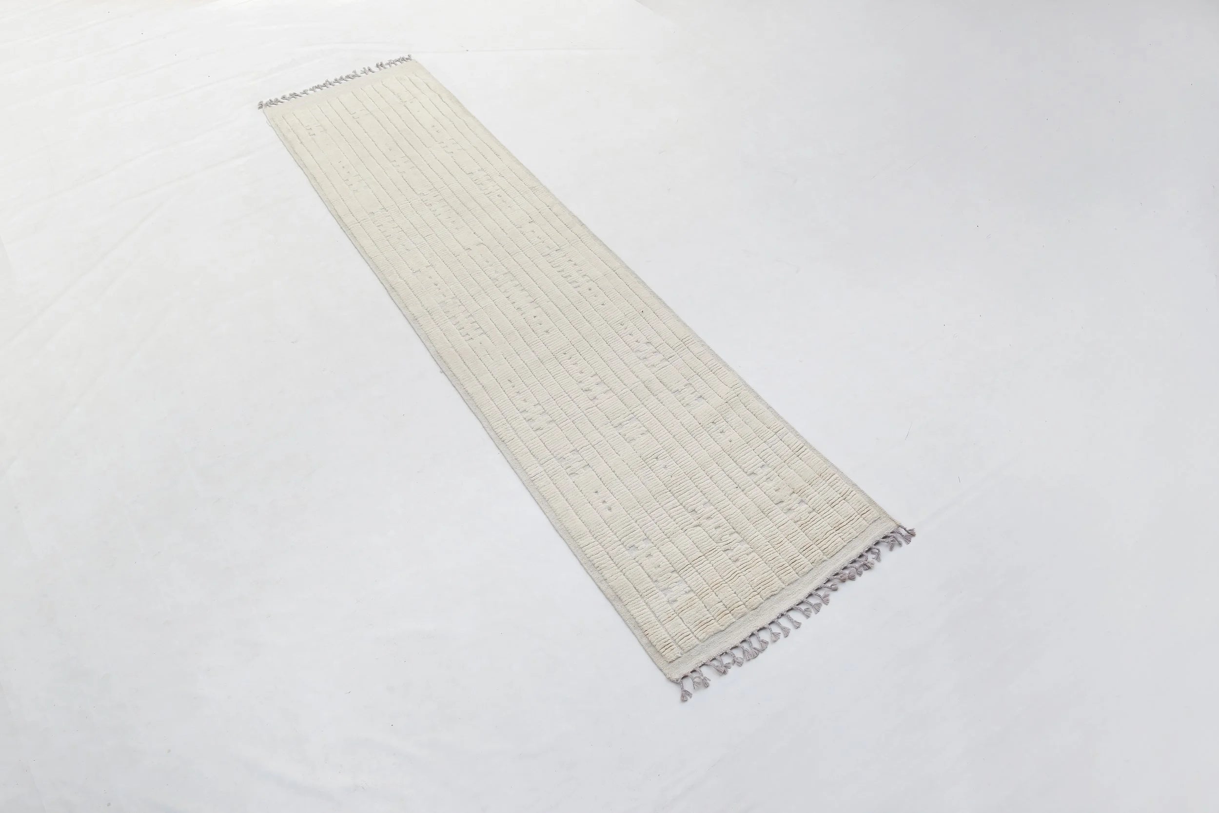 Neutral Modern Rug Runner (2'8" x 10'7")