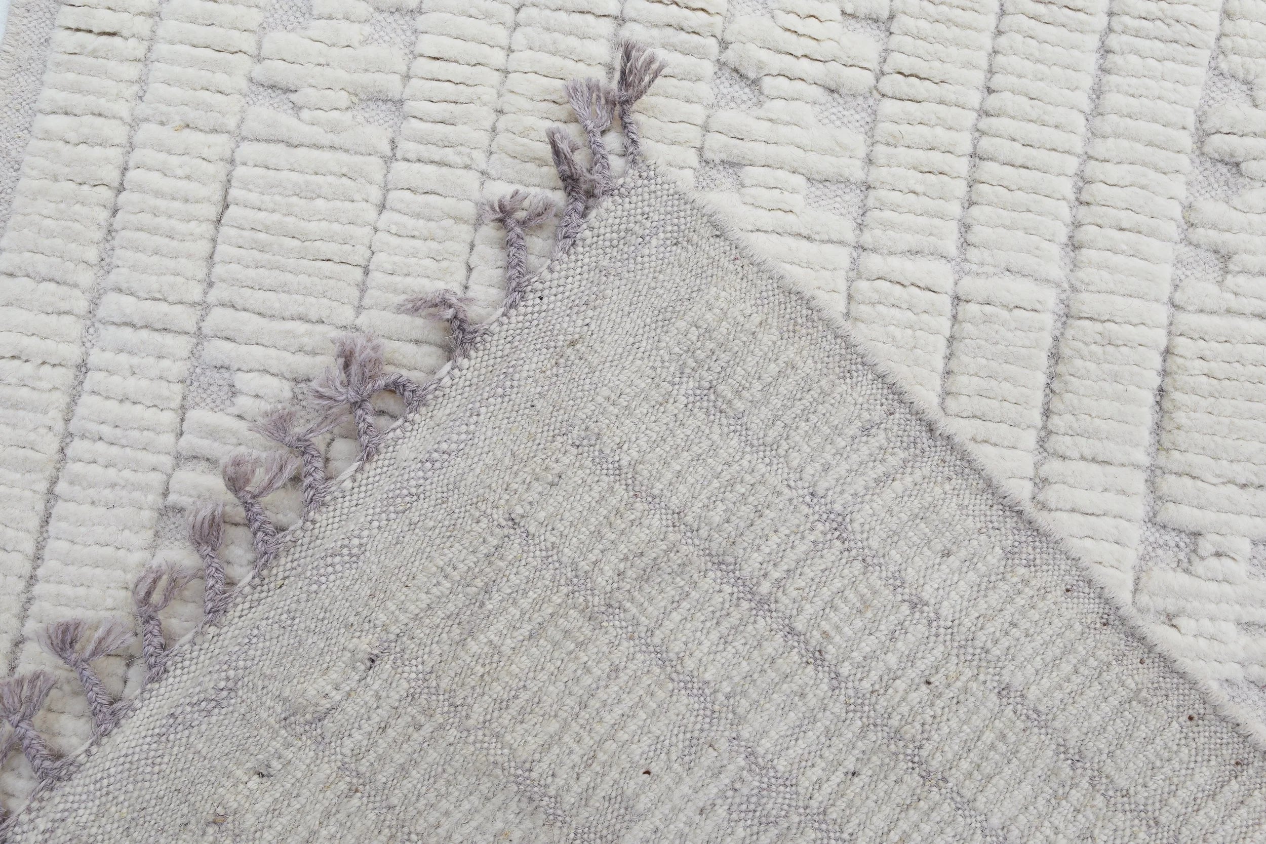 Neutral Modern Rug Runner (2'8" x 10'7")