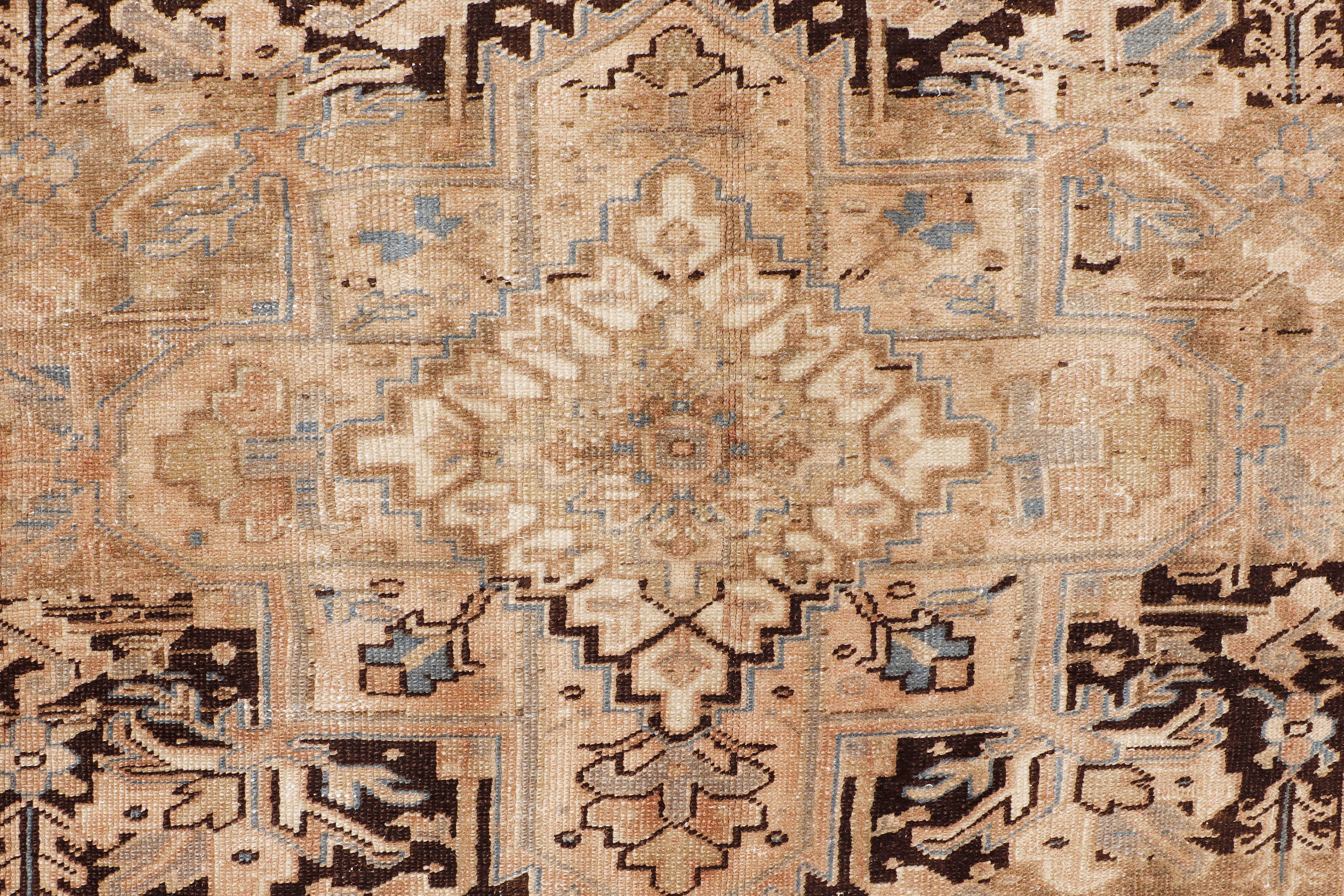 Vintage Neutral Heriz Wool Rug (9'4" x 13'0")