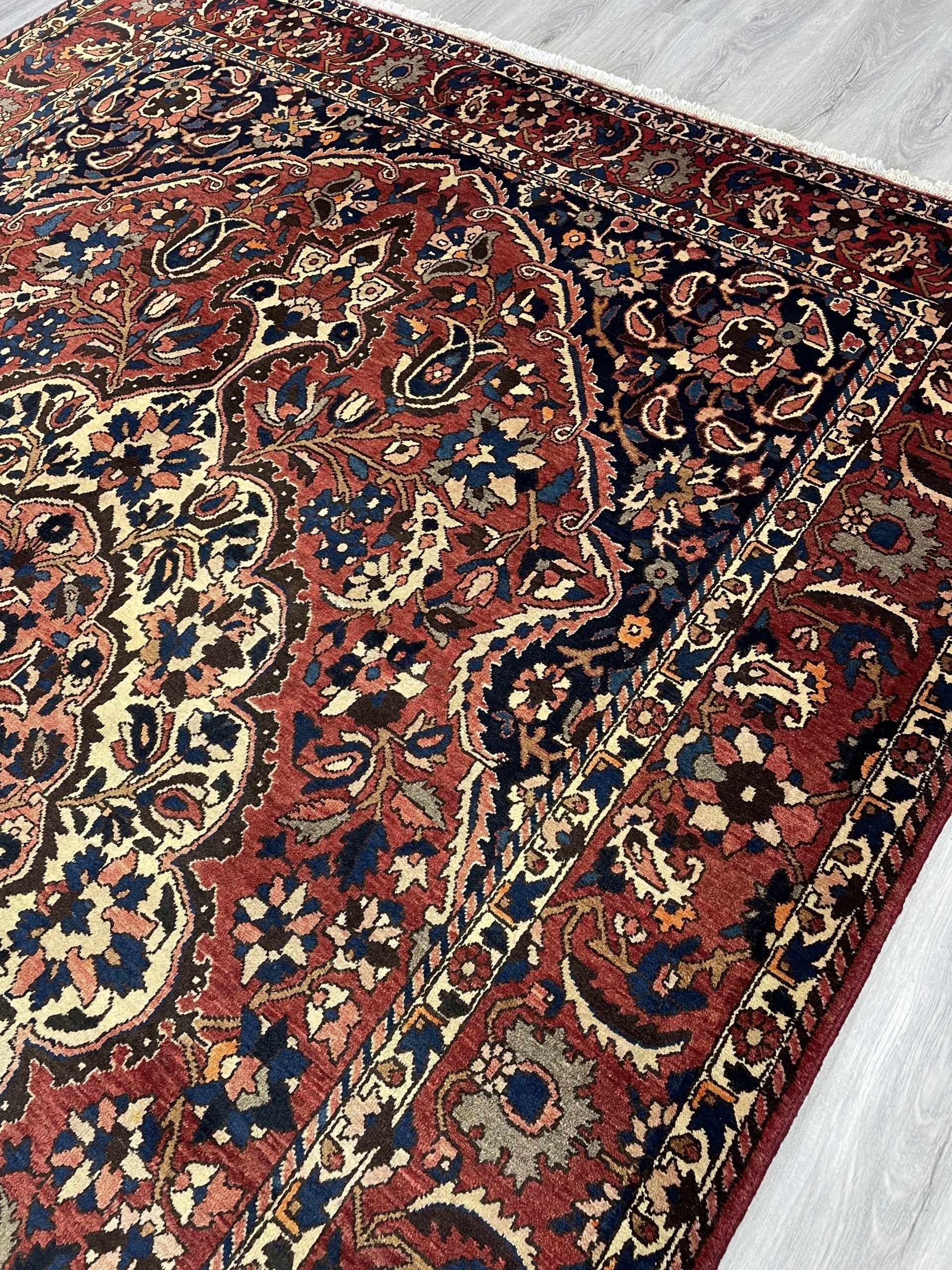 Bakhtiari Rustic Wool Rug (7'0" x 10'3")