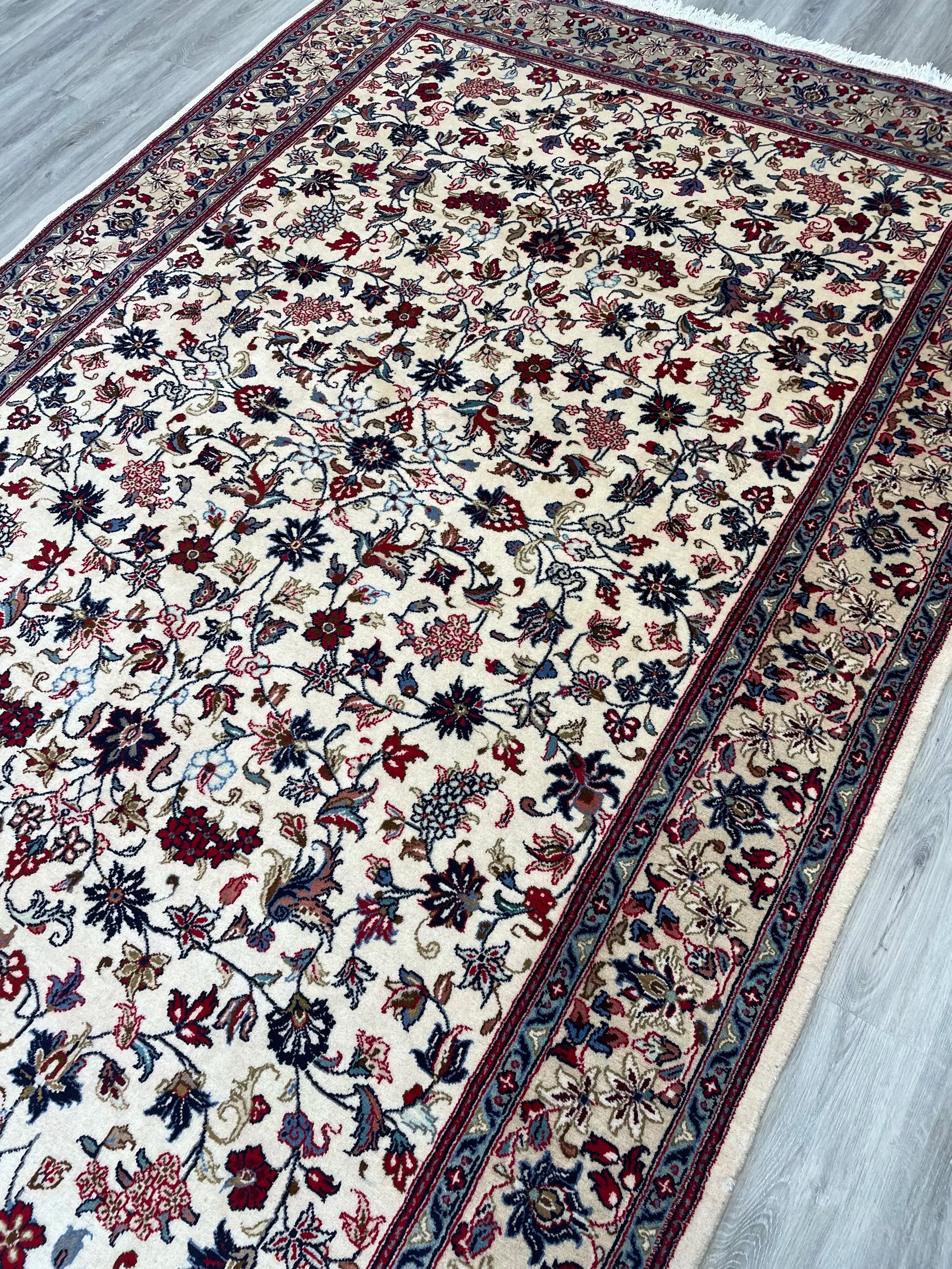 Kashan Vintage Wool Rug (6'6" x 9'11")