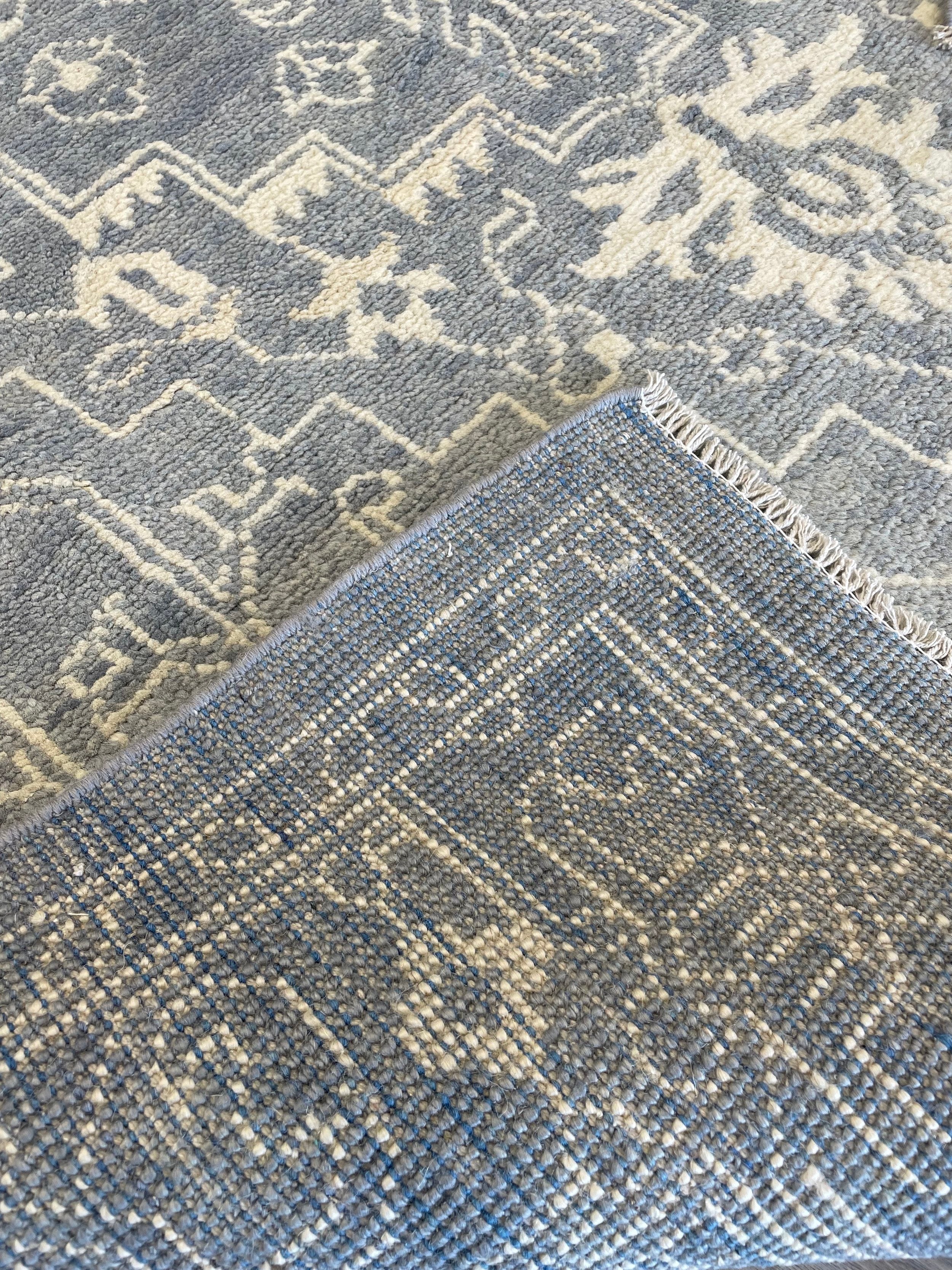 Heritage Collection Wool Rug (5’0” x 8’0”)