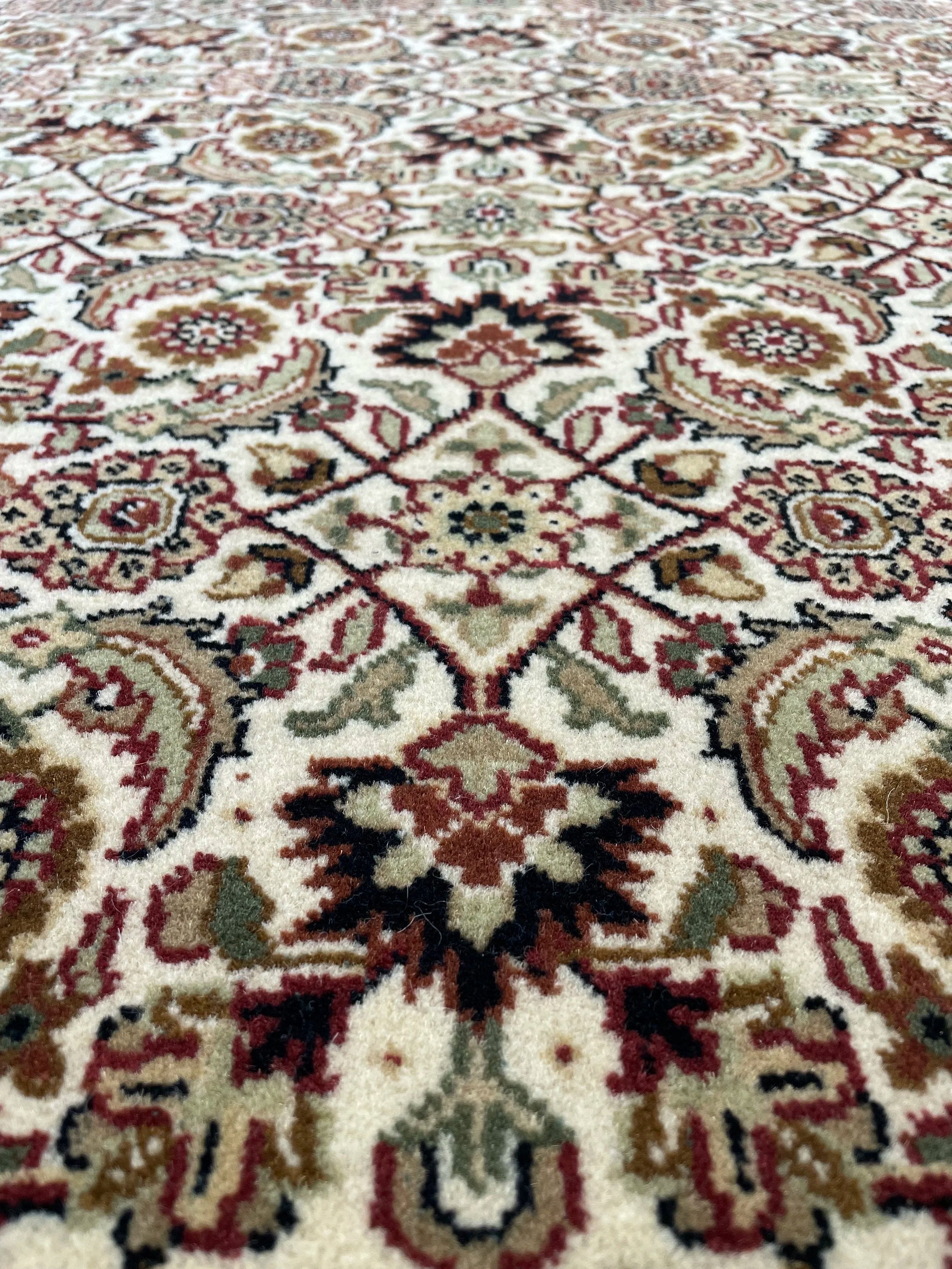Herati Octagonal Wool Rug (5'2" x 5'2")