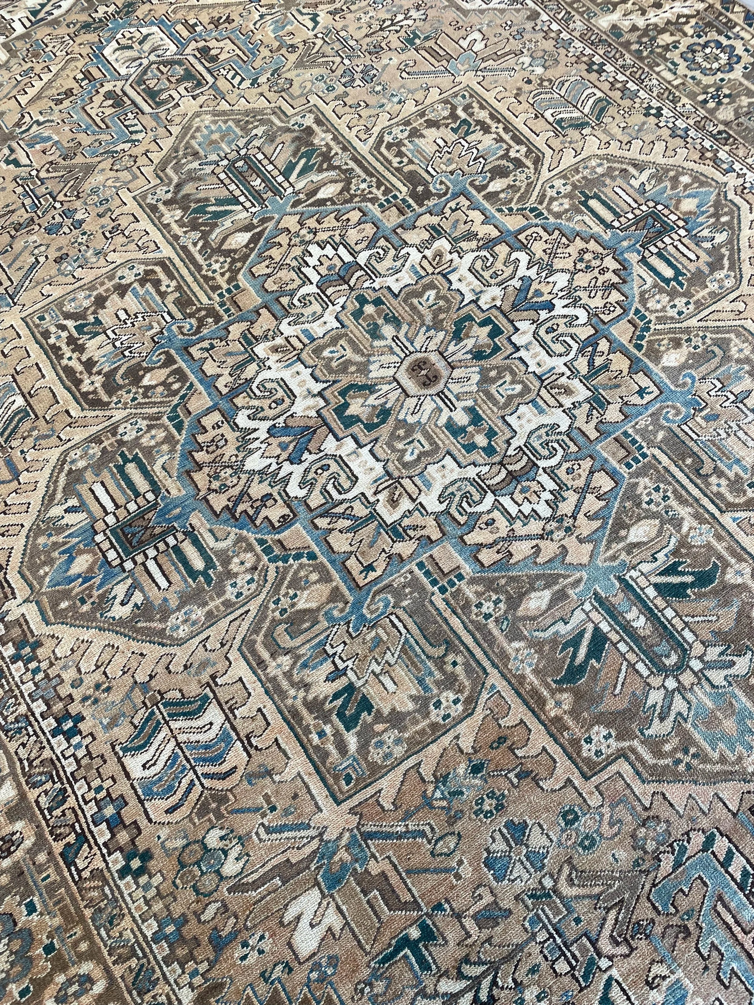 Heriz Vintage Wool Rug (8'0" x 11'10")