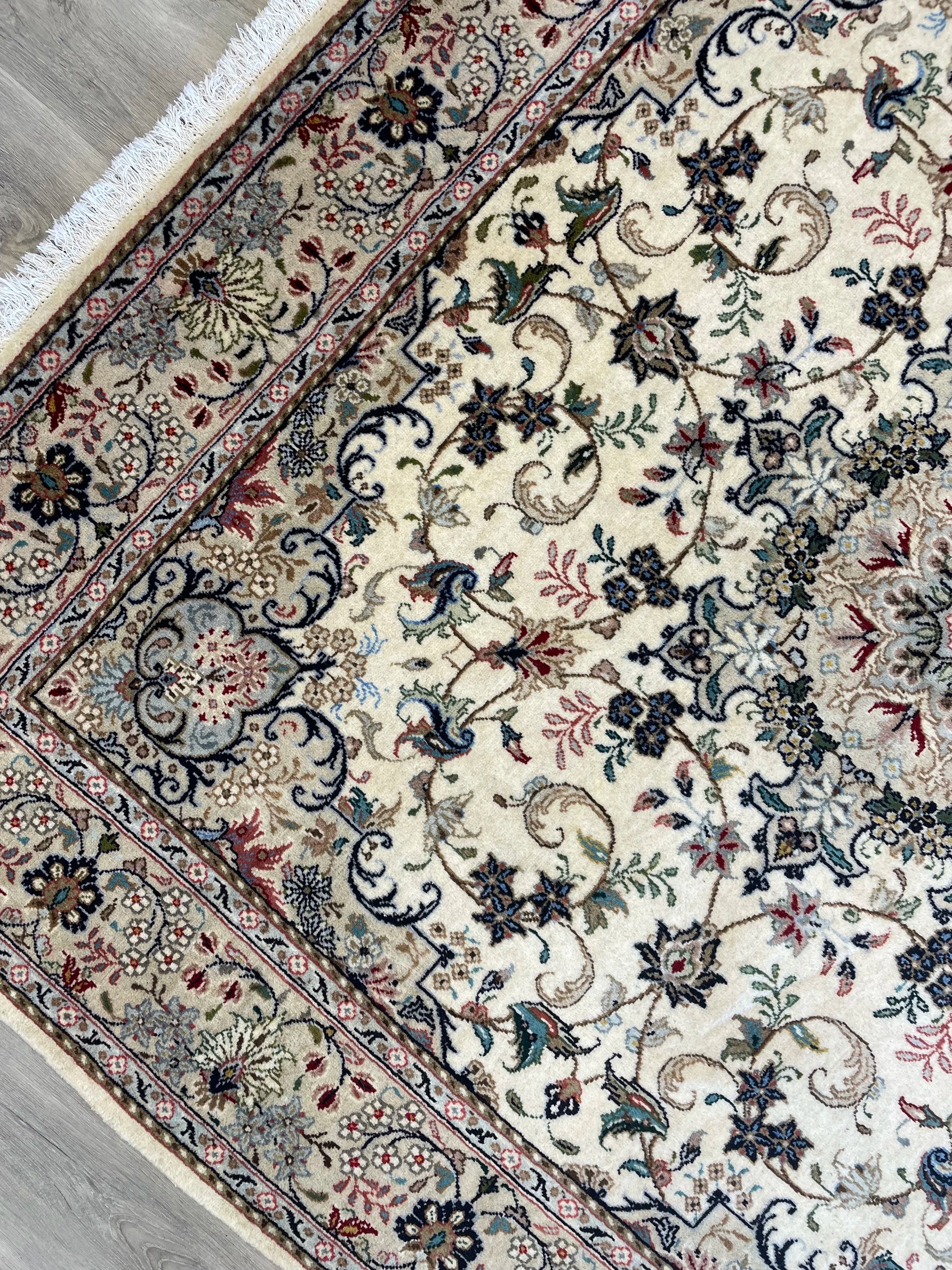 Kashan Yazd Wool Rug (6'5" x 6'5")
