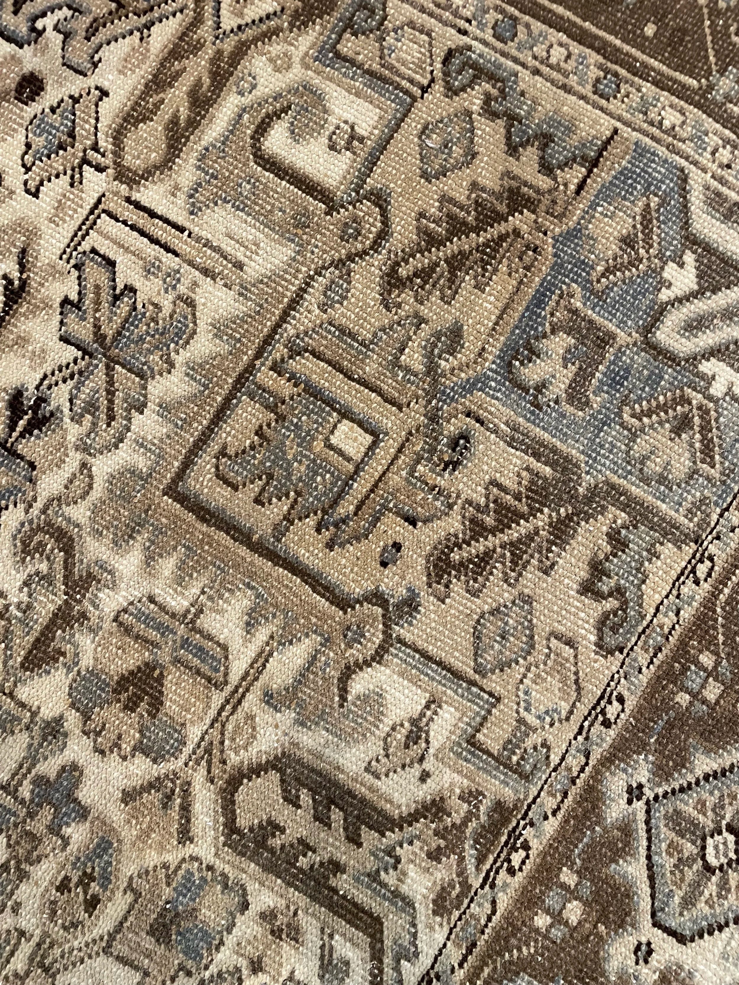 Heriz Vintage Rug (7'5" x 10'6")