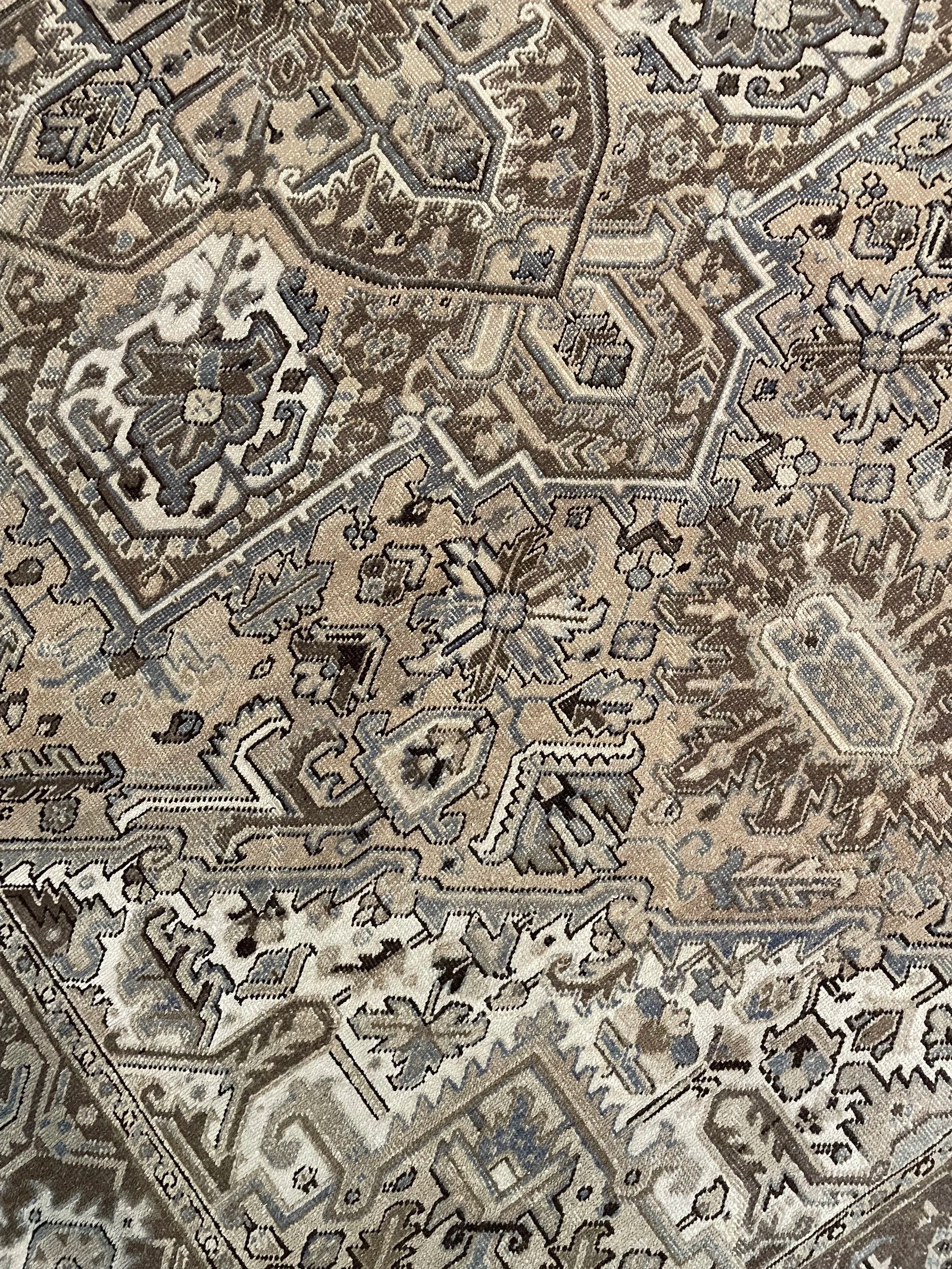 Heriz Vintage Rug (7'5" x 10'6")