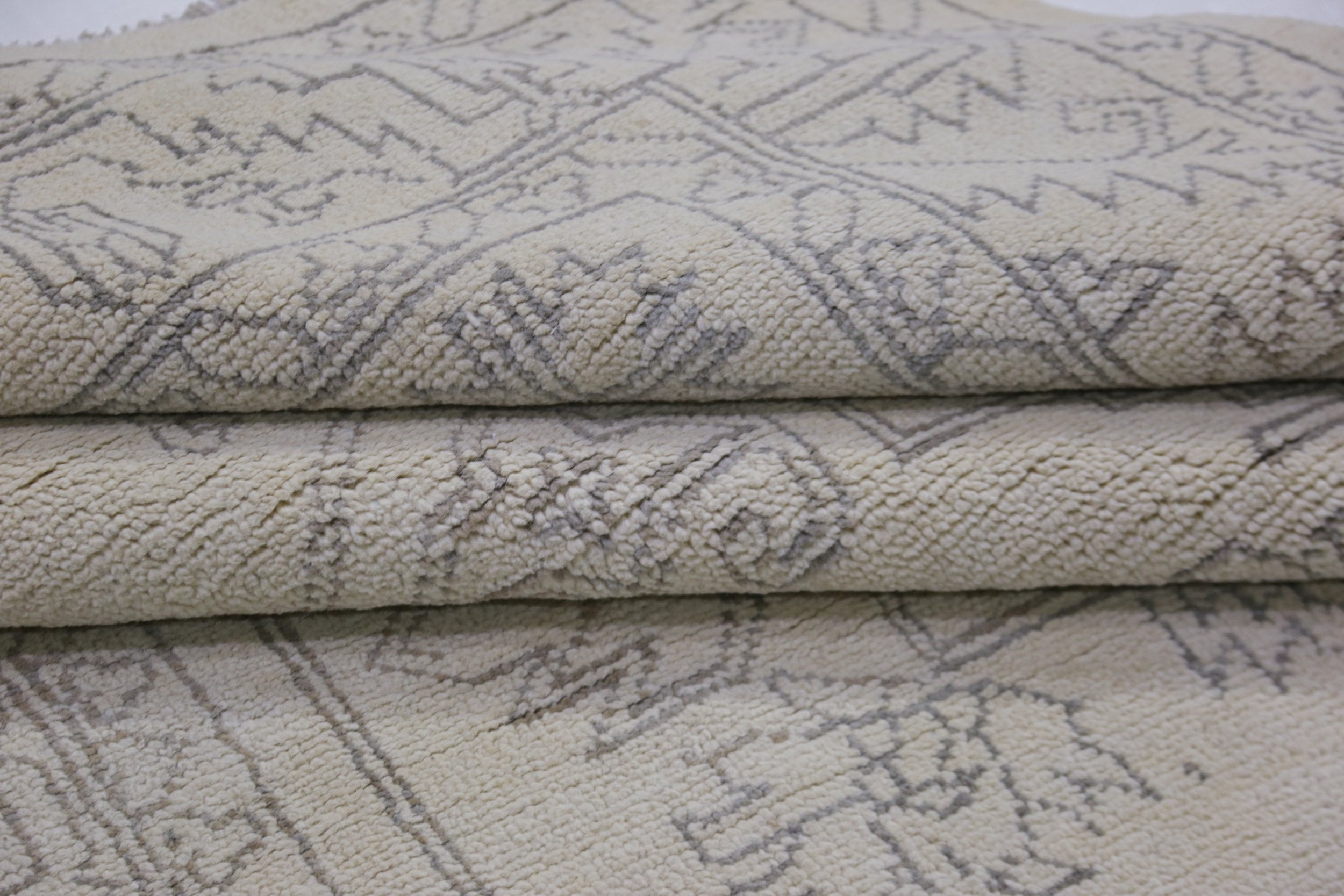 Heritage Collection Wool Rug (5’0” x 8’0”)