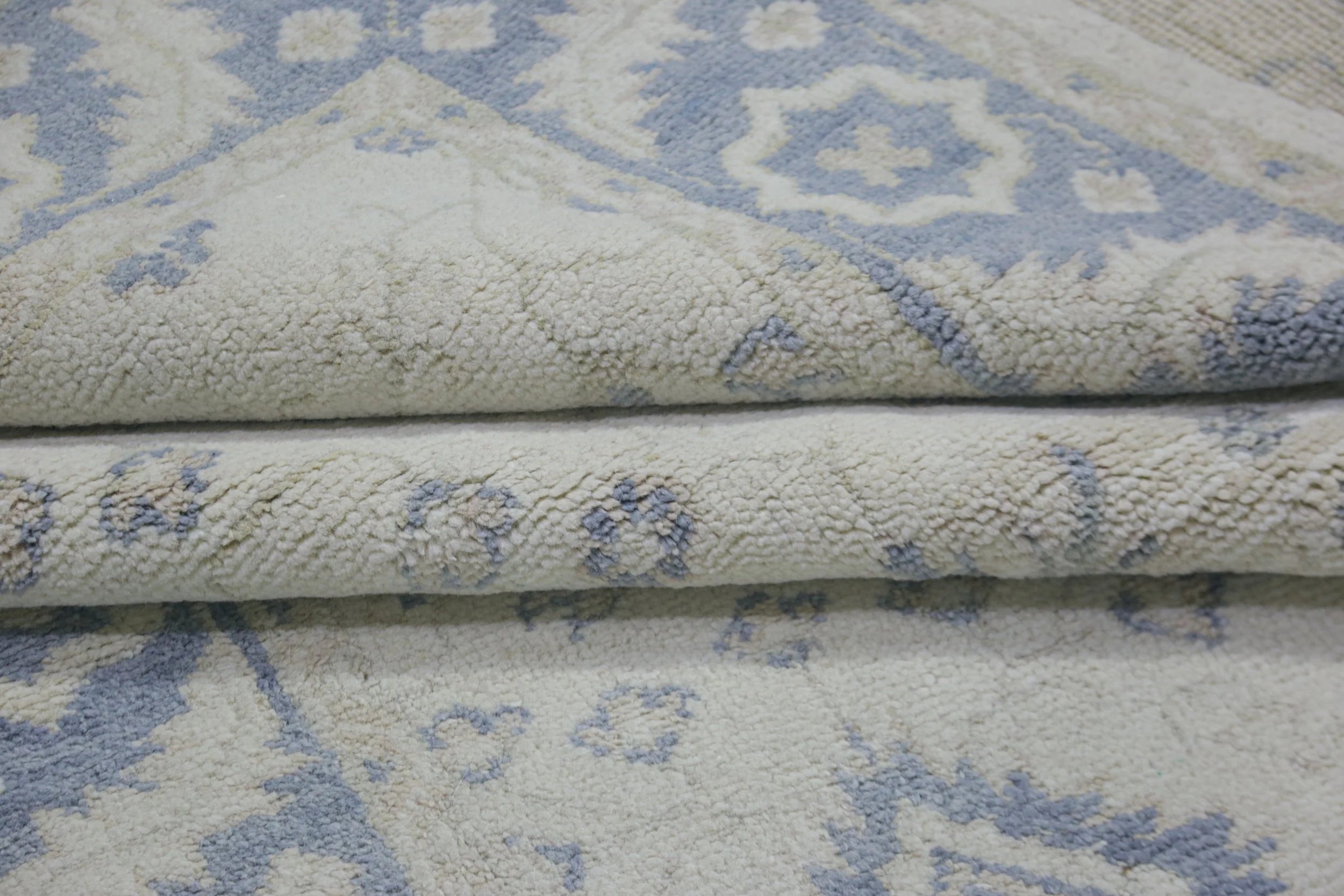 Heritage Collection Wool Rug (5’0” x 7’10”)