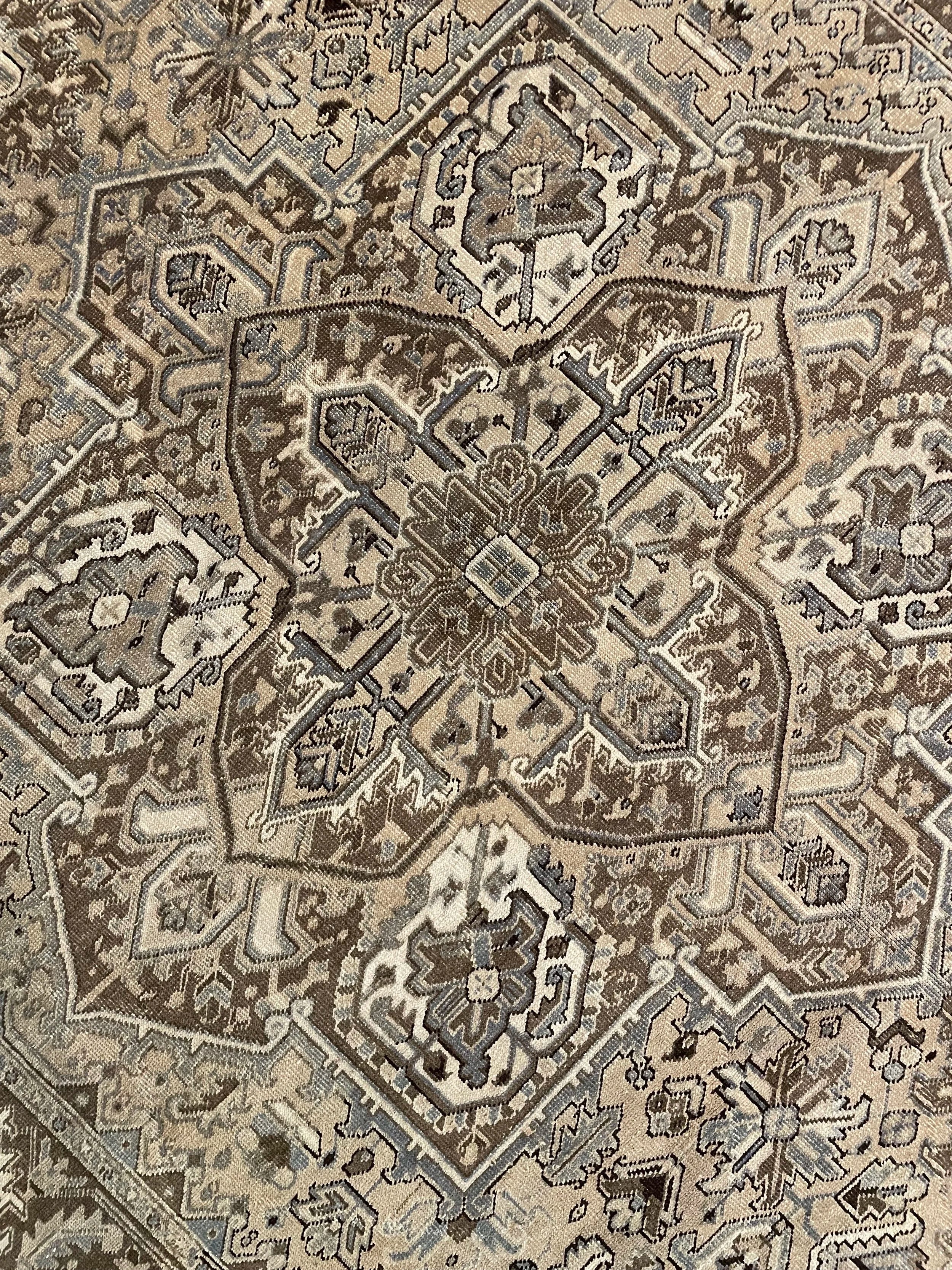 Heriz Vintage Rug (7'5" x 10'6")