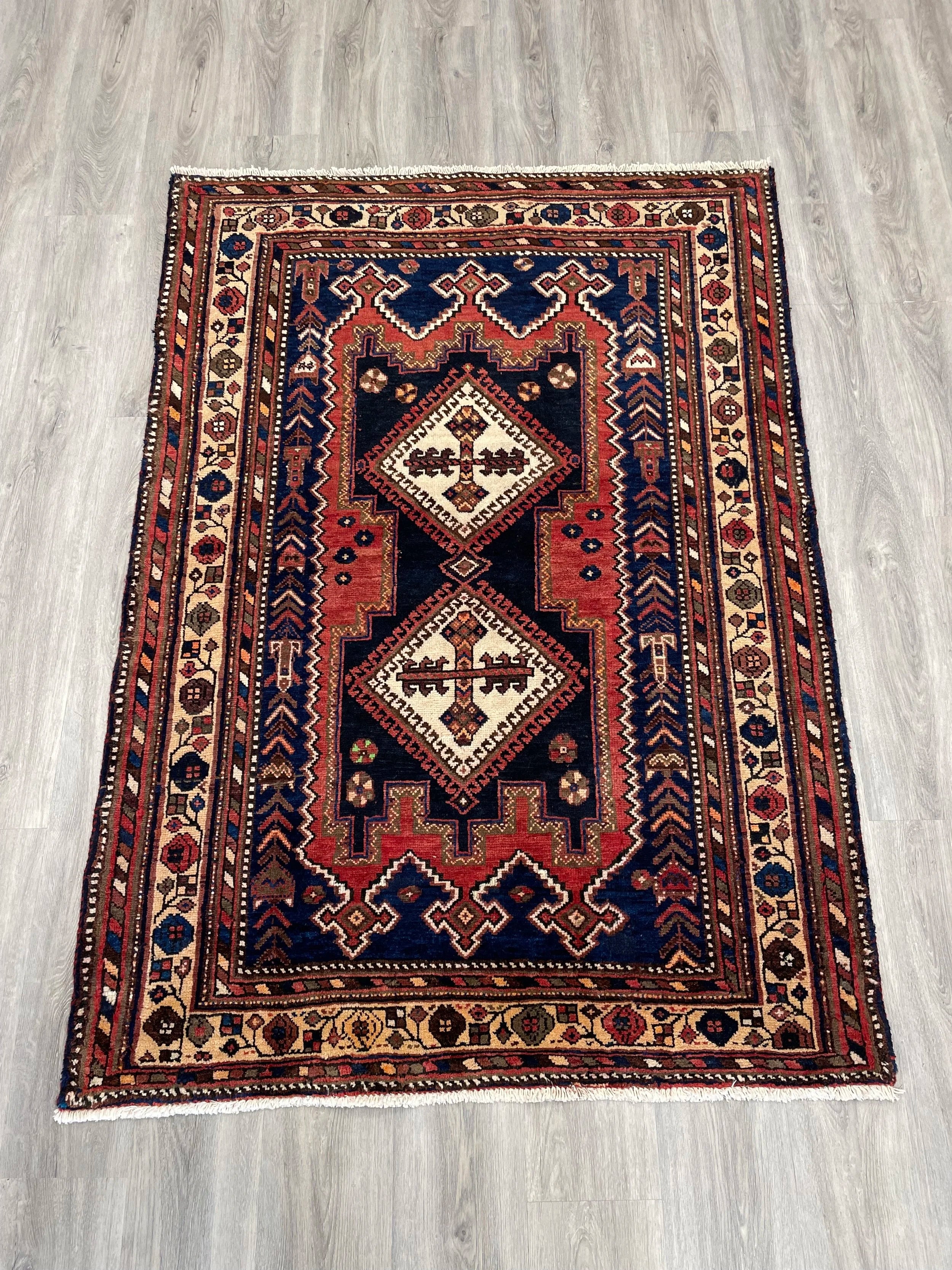 Sirjan Vintage Wool Rug (3'10" x 5'6")