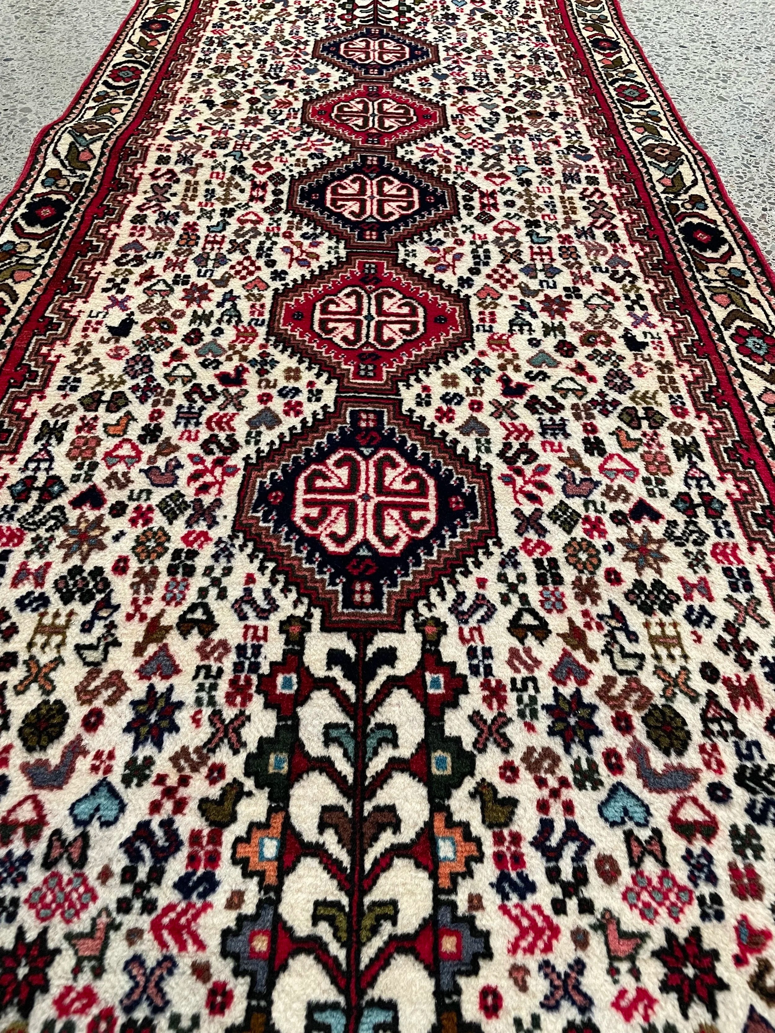 Abadeh Wool Rug Runner (2'9" x 9'8")