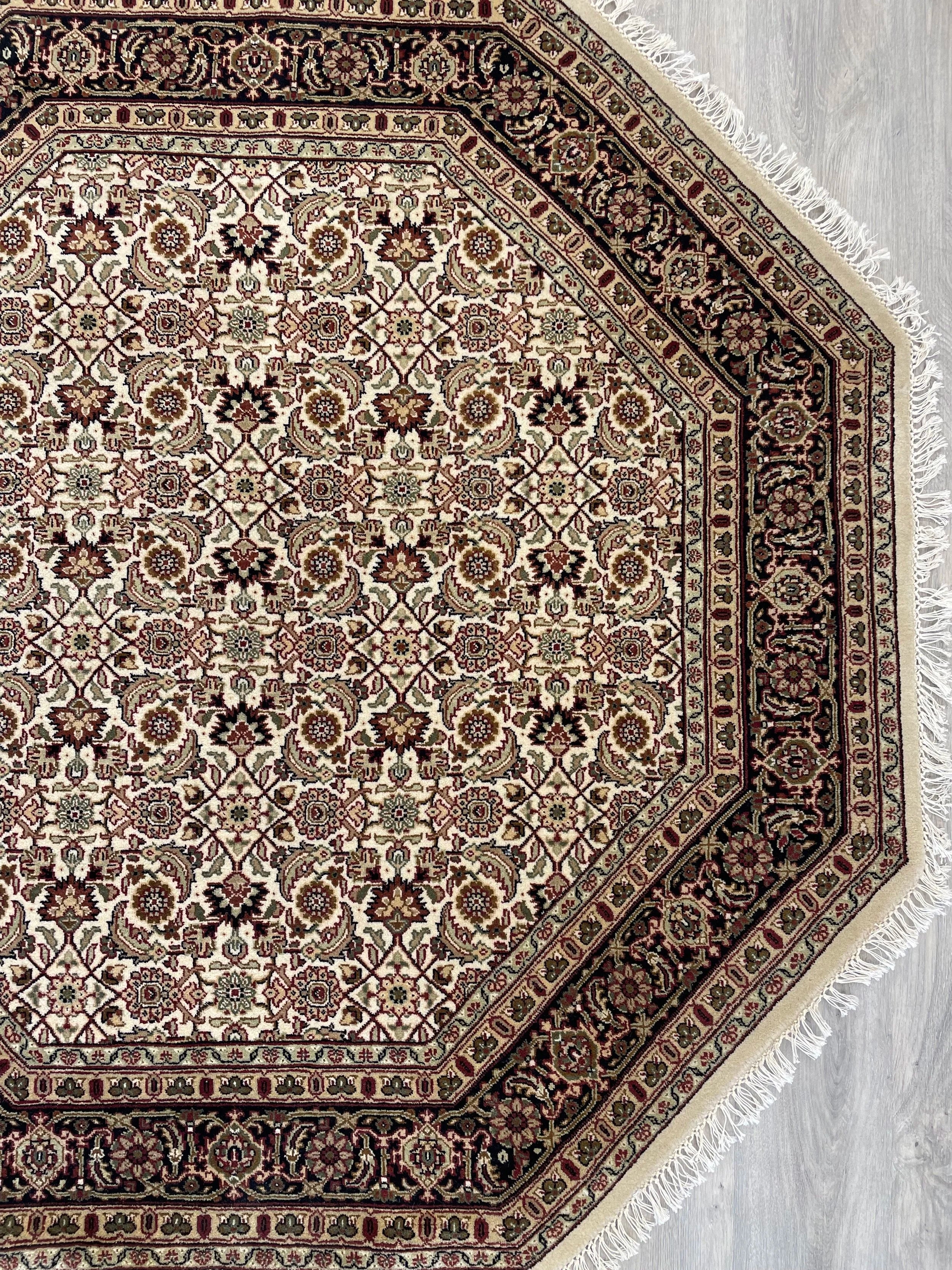 Herati Octagonal Wool Rug (5'2" x 5'2")