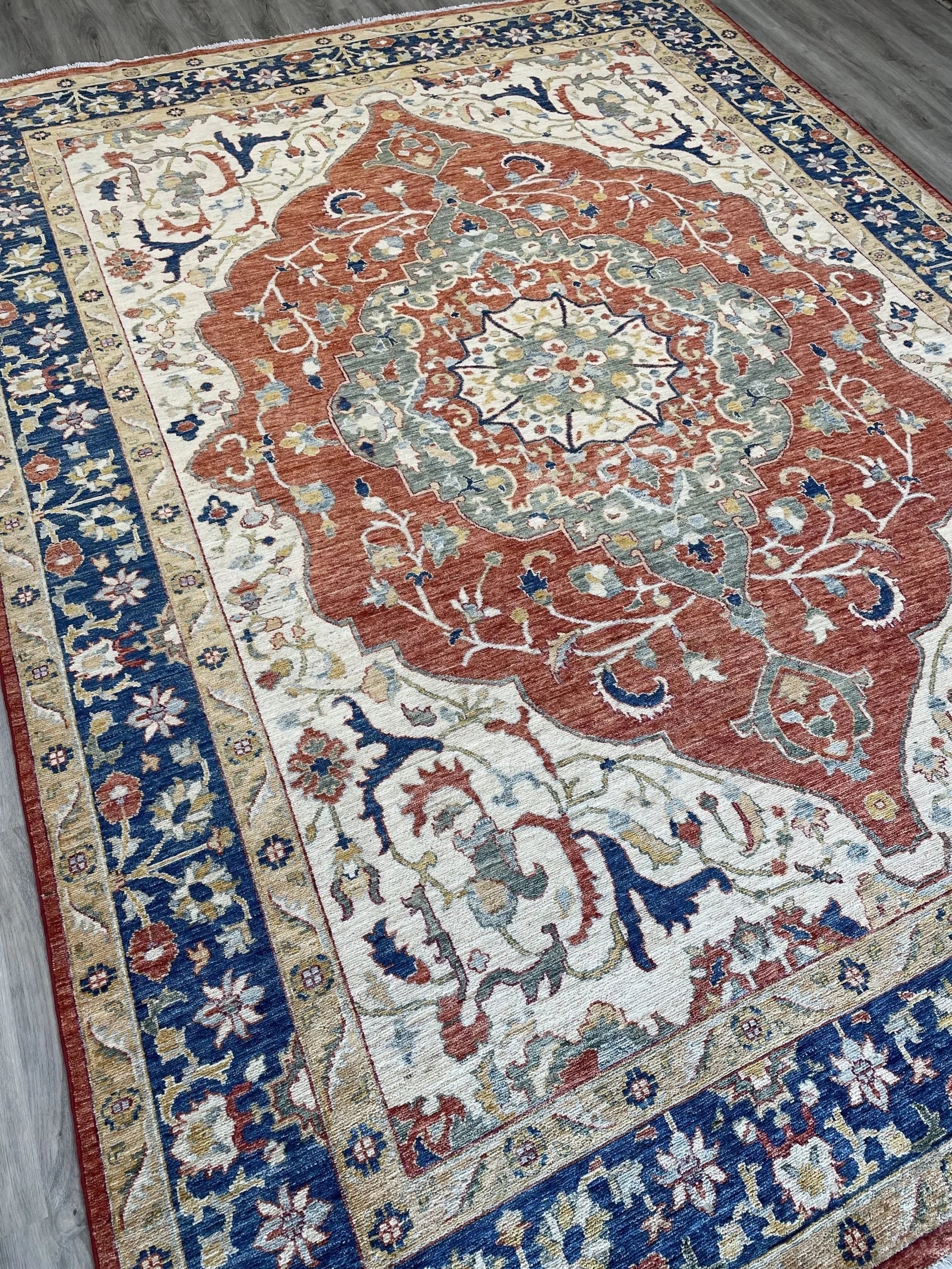 Contemporary Heriz Wool Rug (8'1" x 10'9")
