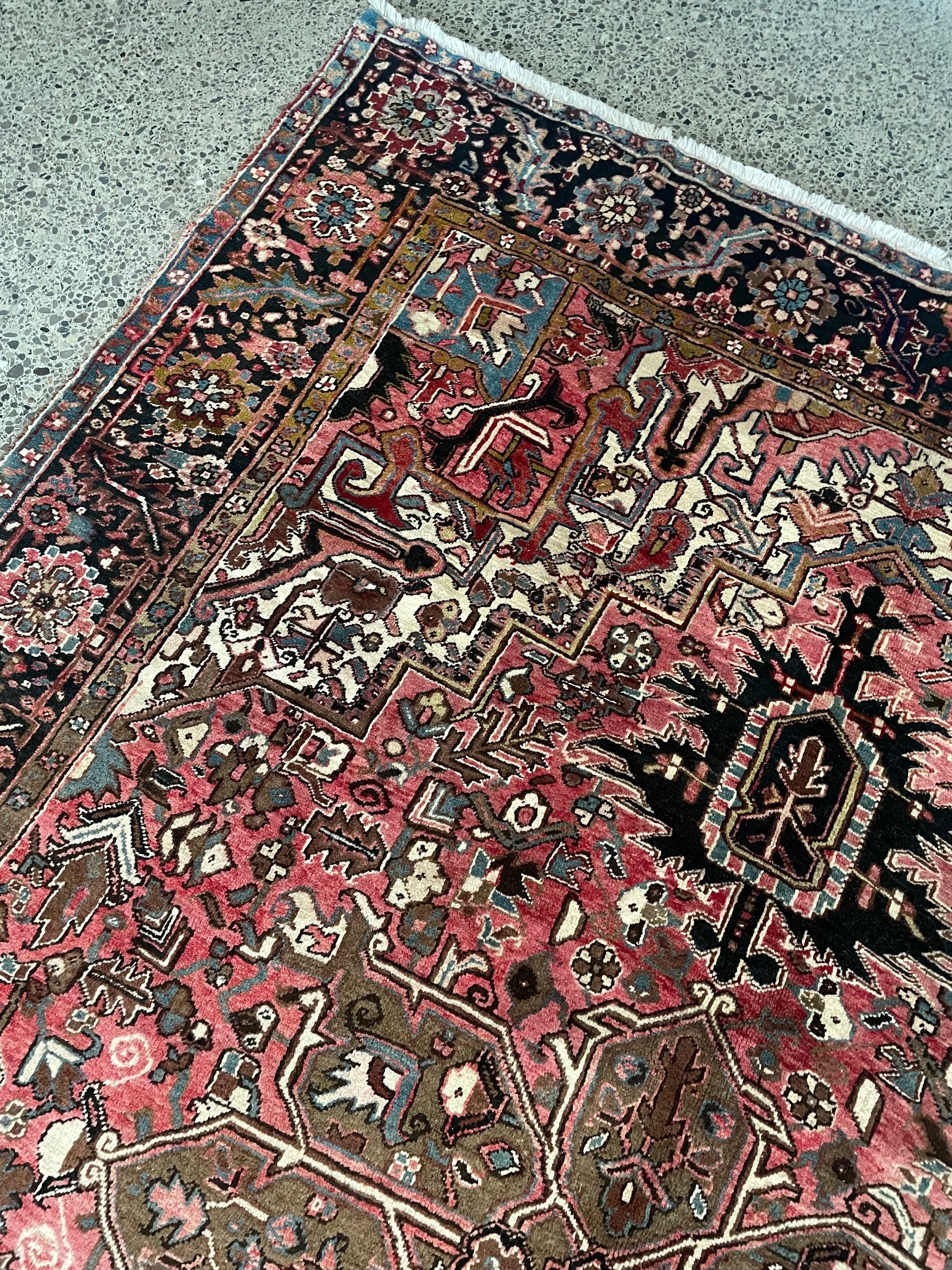 Heriz Wool Rug (7'11" x 10'6")
