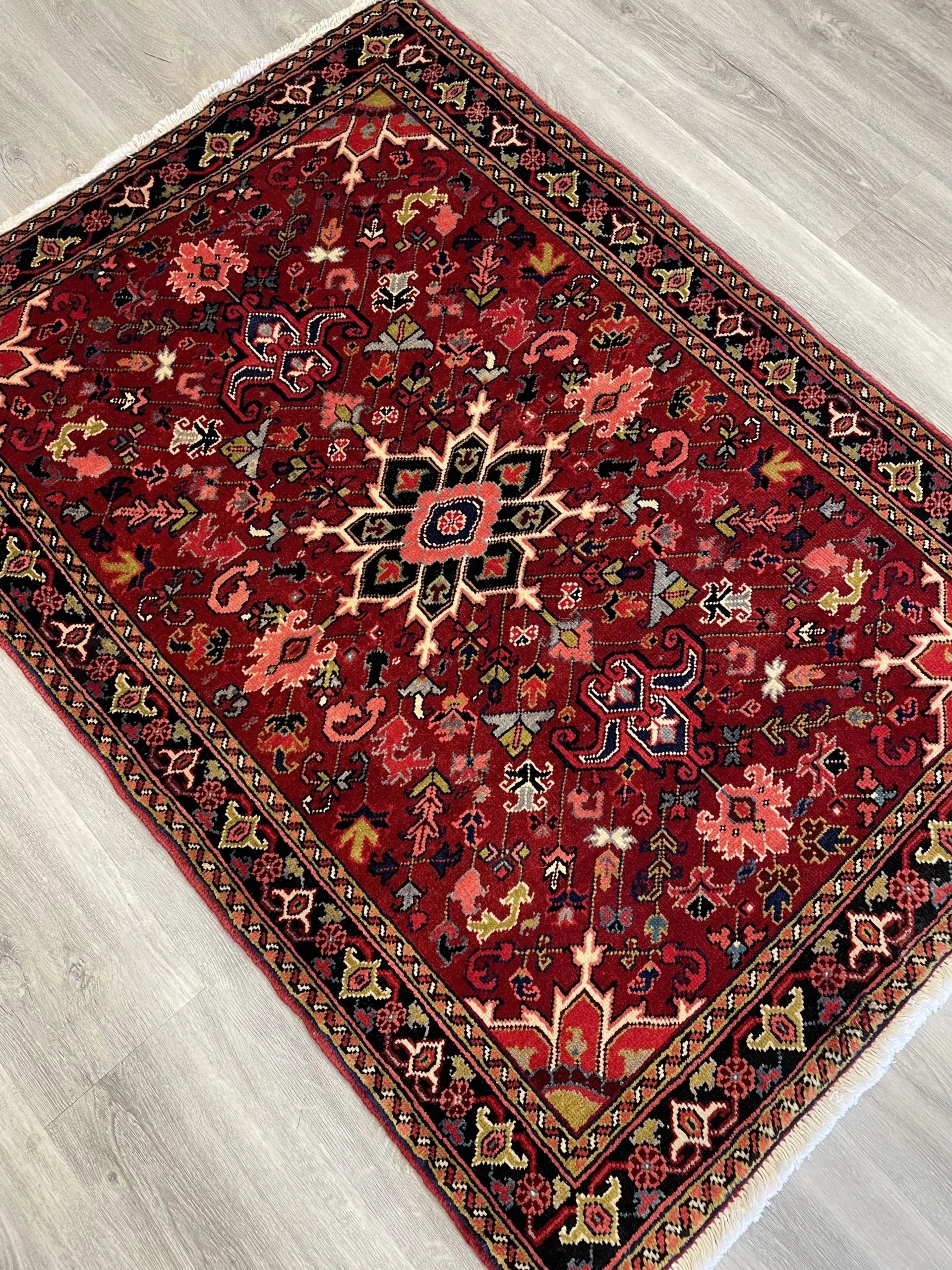 Heriz Wool Rug (3'0" x 4'3")