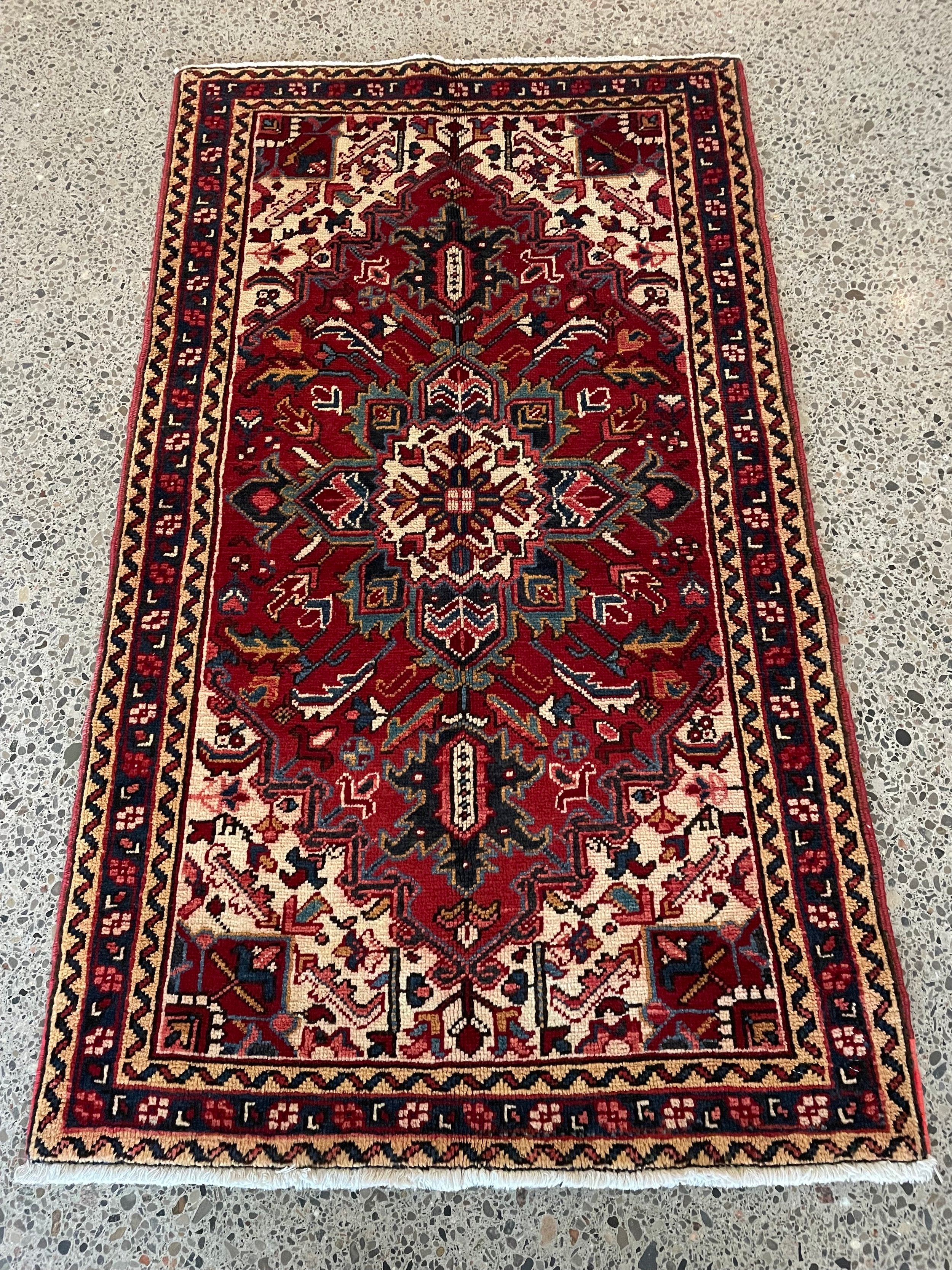 Heriz Wool Rug (2'11" x 5'0")