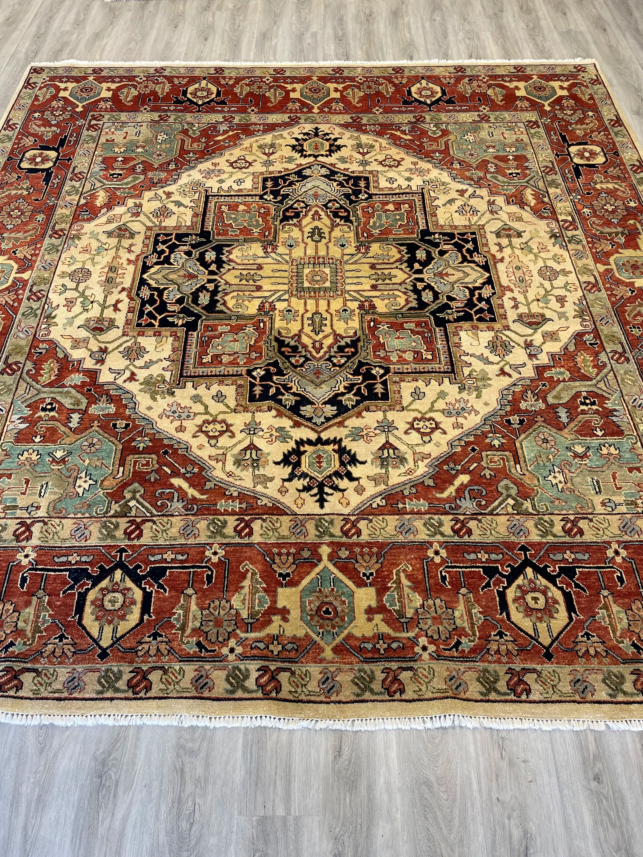 Indo Heriz Wool Rug (9'9" x 10'3")