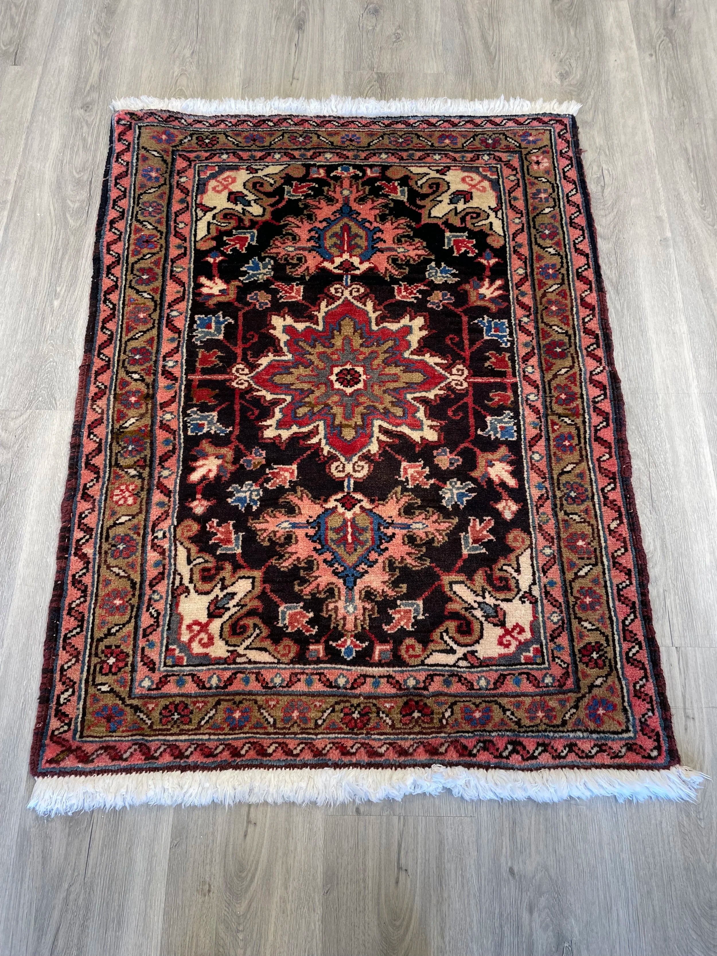 Wool Heriz Rug (2'7" x 3'5")