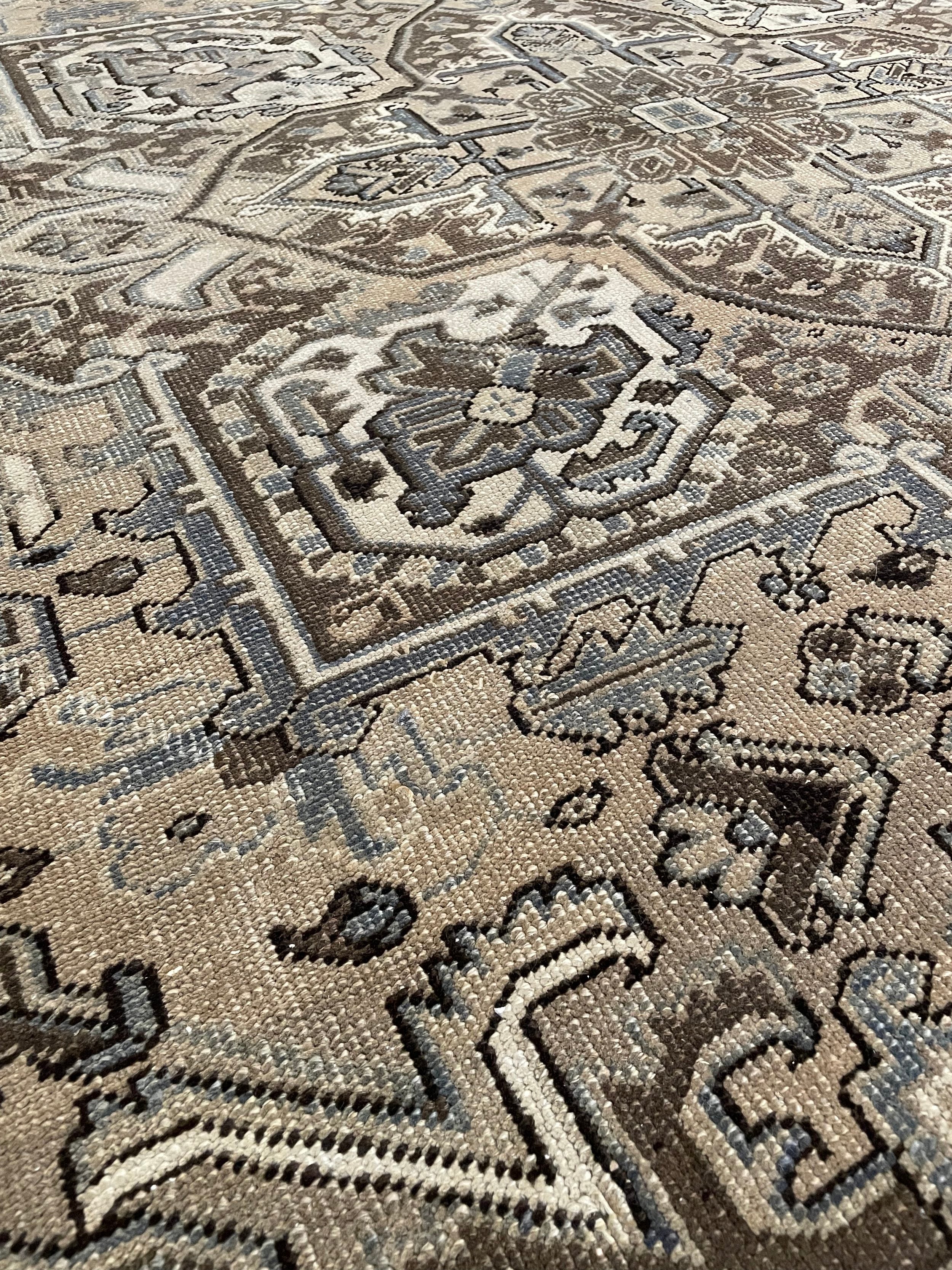 Heriz Vintage Rug (7'5" x 10'6")