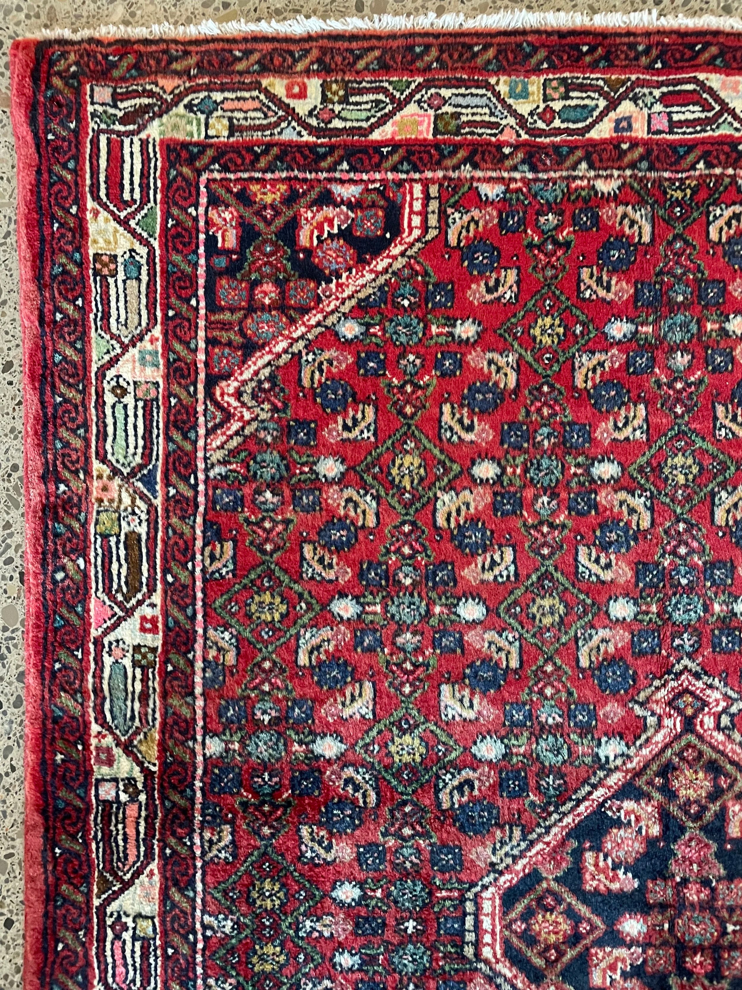 Hosseinabad Wool Rug (3'5" x 4'9")