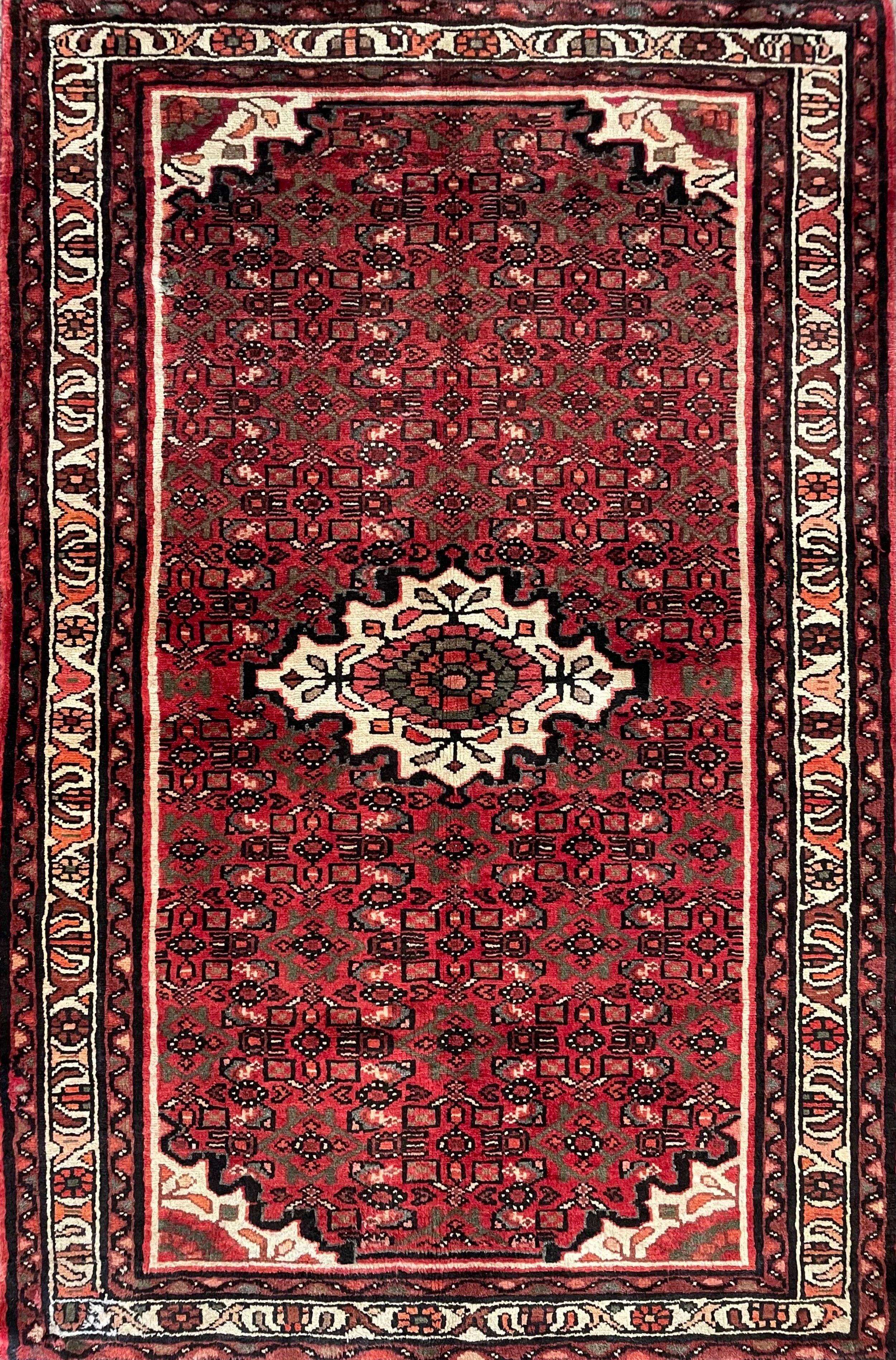 Hosseinabad Wool Rug (3'6" x 5'4")